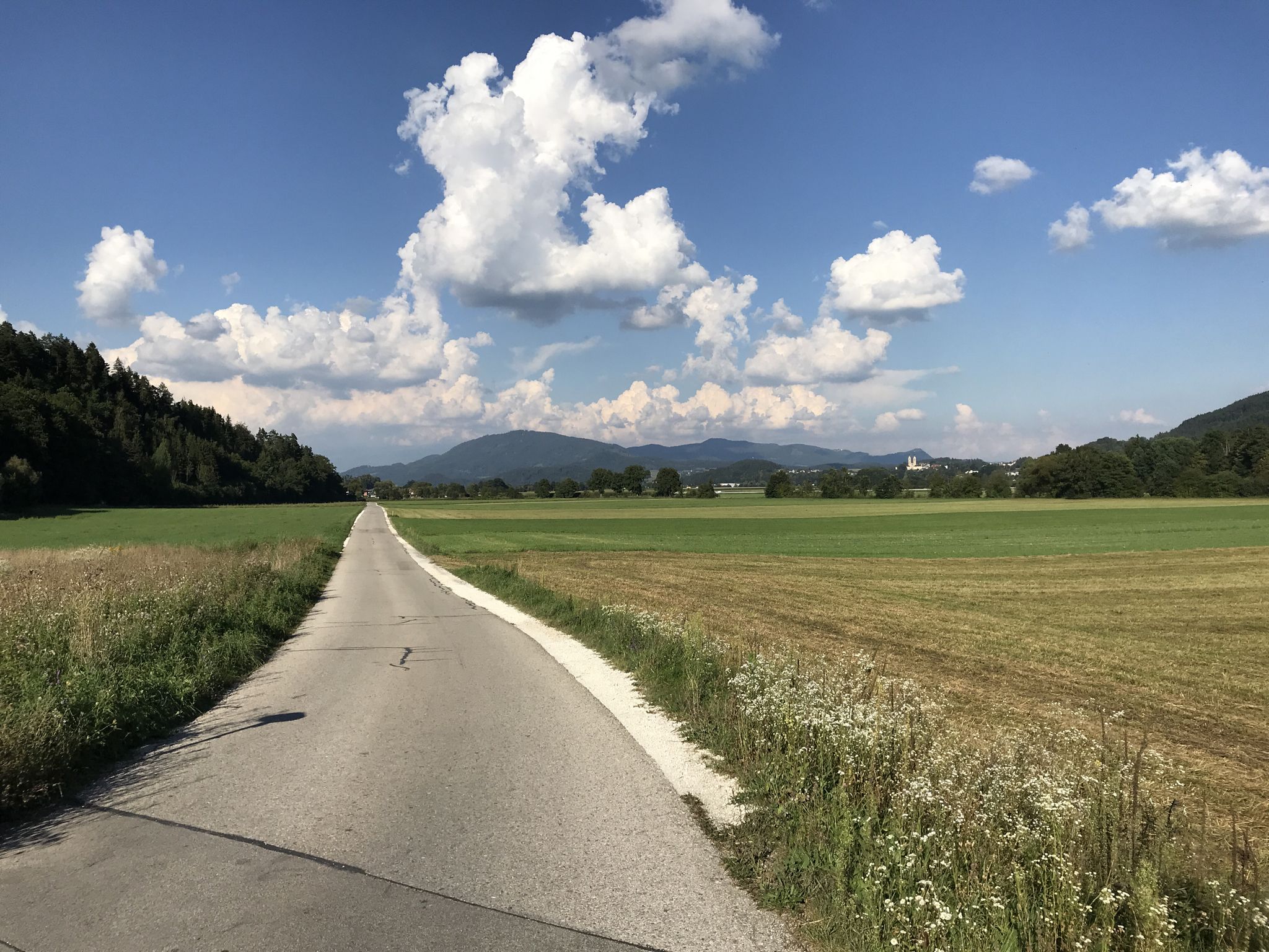 Poppichl mit Blick auf Maria Saal