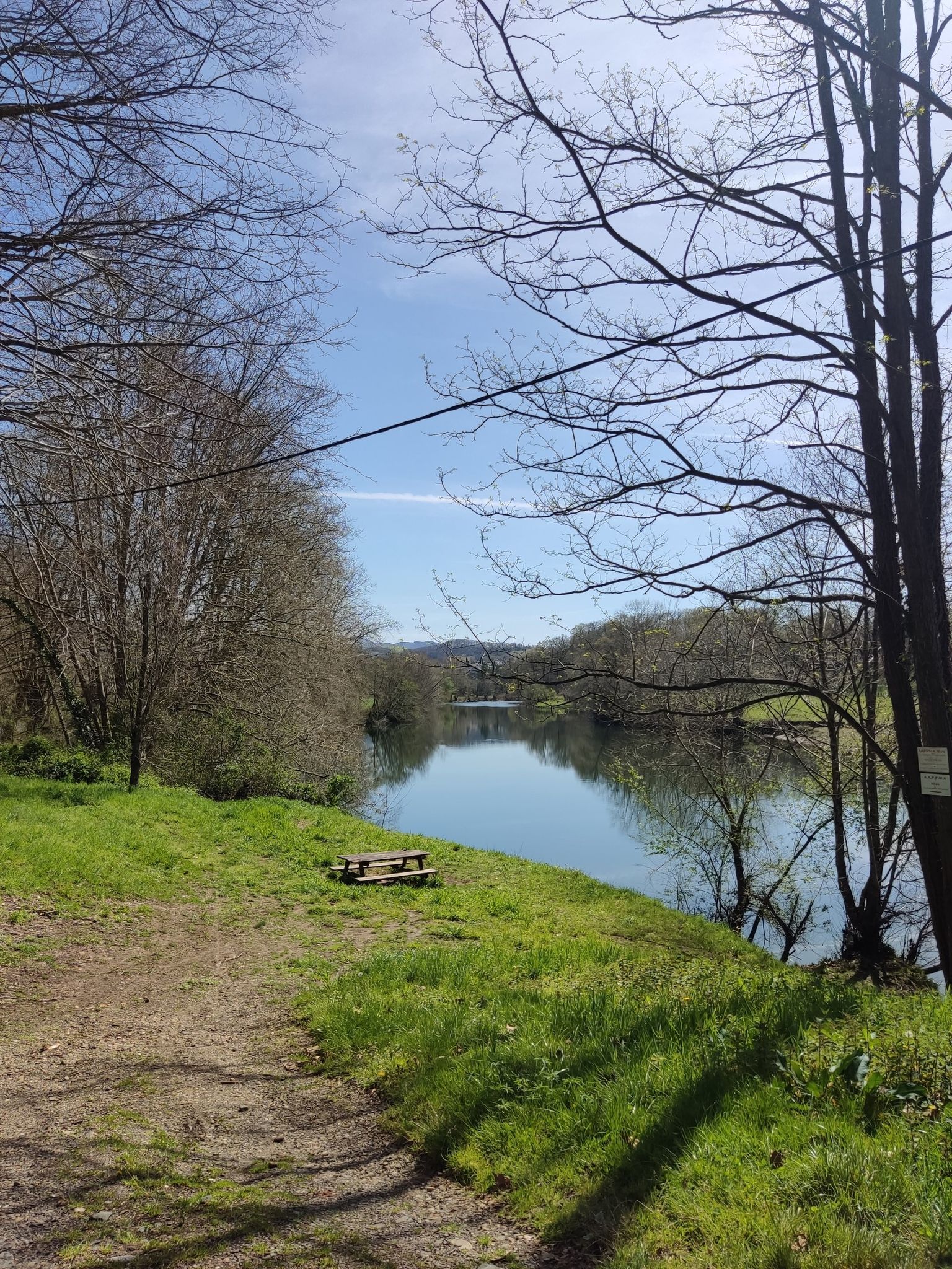 pique nique à côté de la rivière
