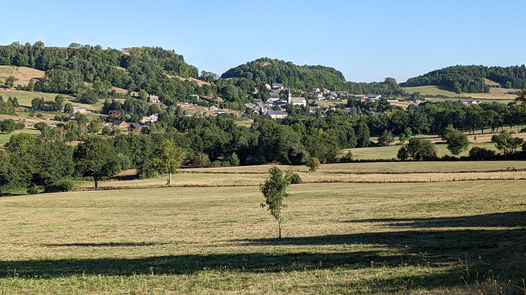 Vue sur le Village de St Bonnet Près d'Orcival
