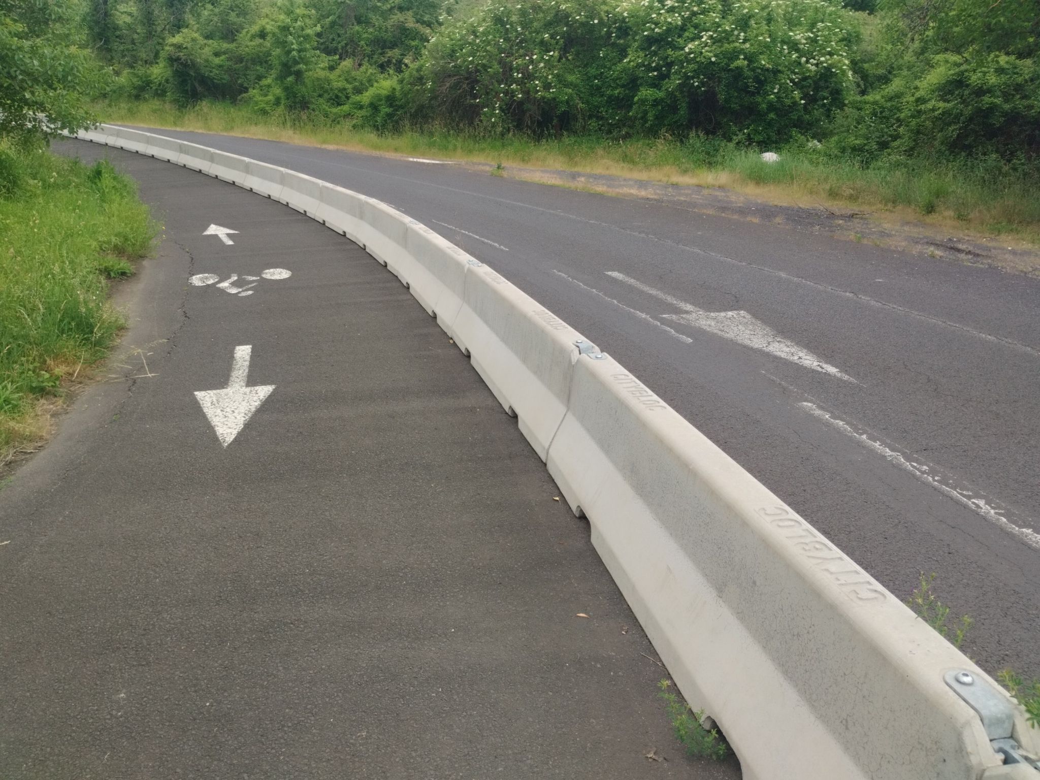 abgetrennter Teil als Radweg