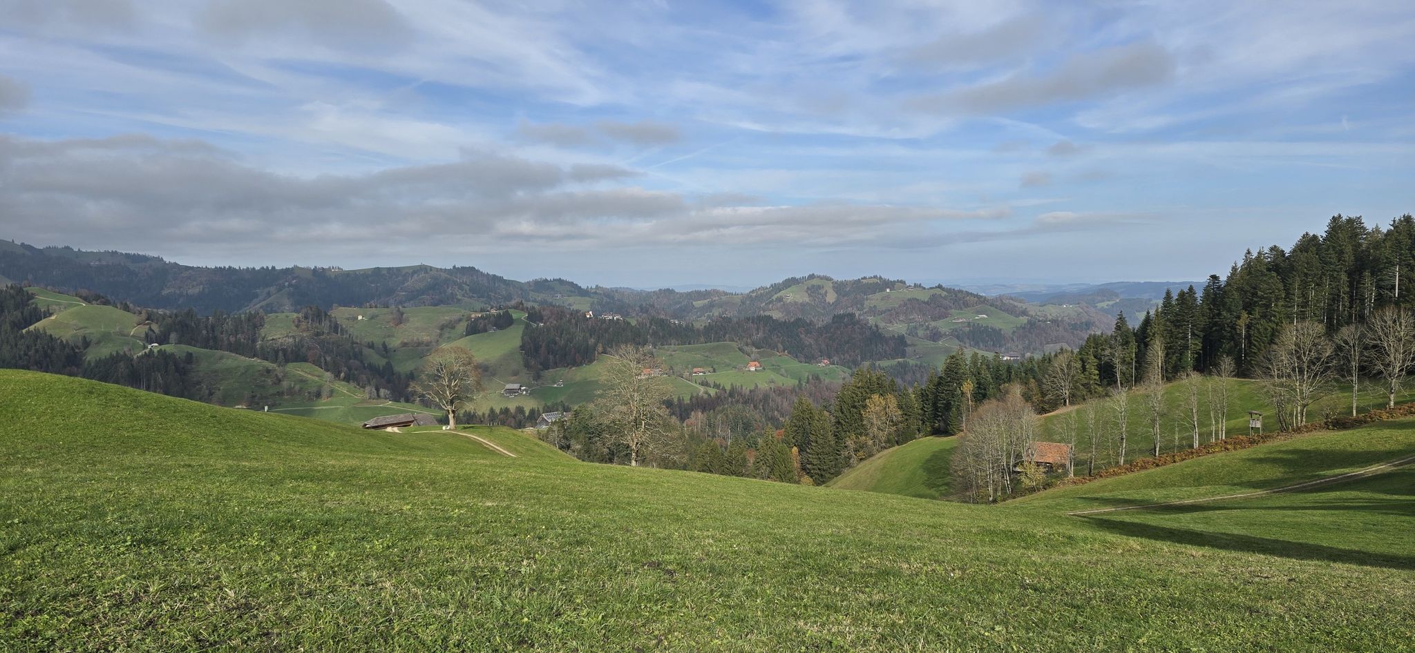 Das Dorf mit der Kirche ist Bramboden