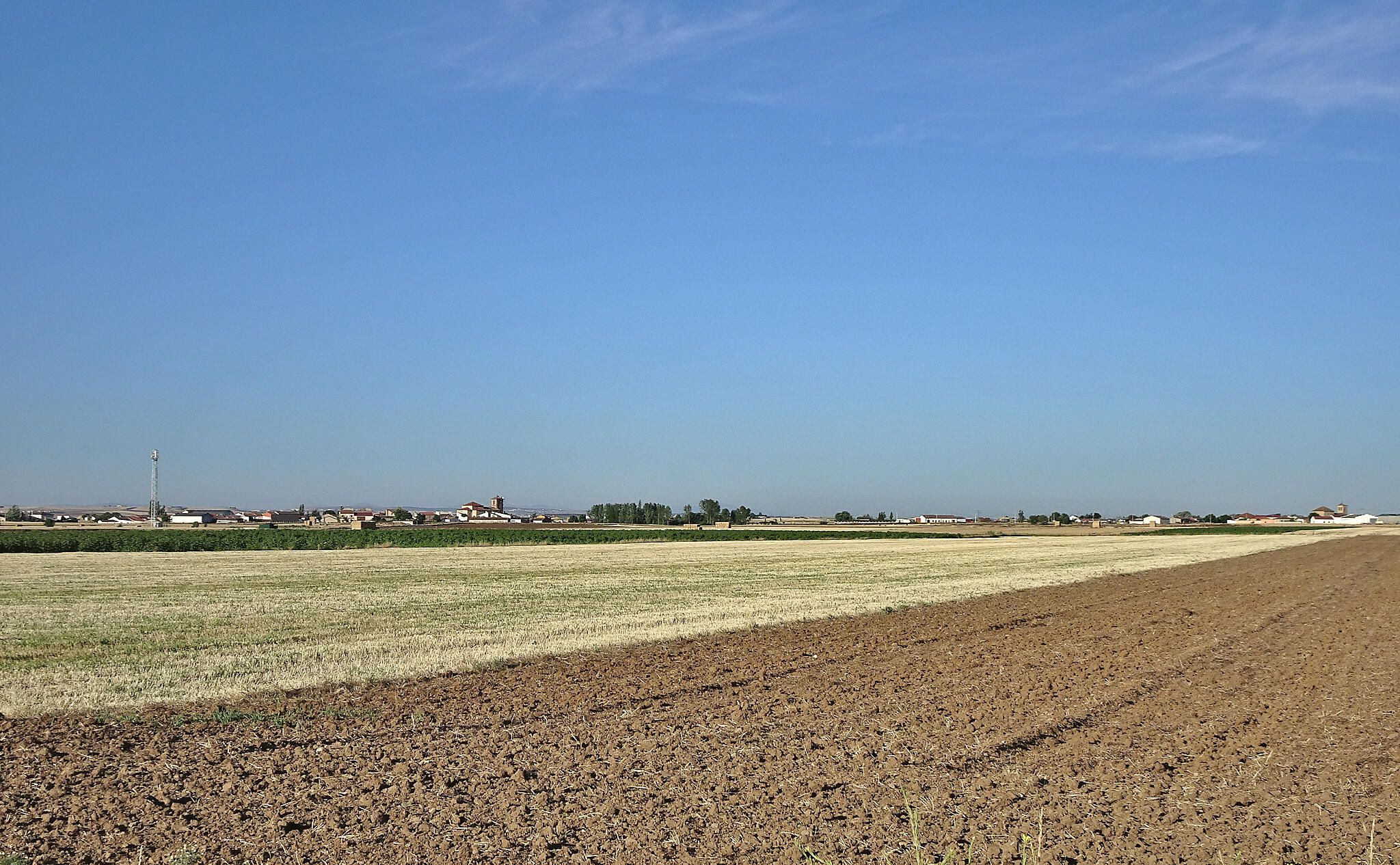 A la izquierda Negrilla de Palencia, a la derecha Palencia de Negrilla