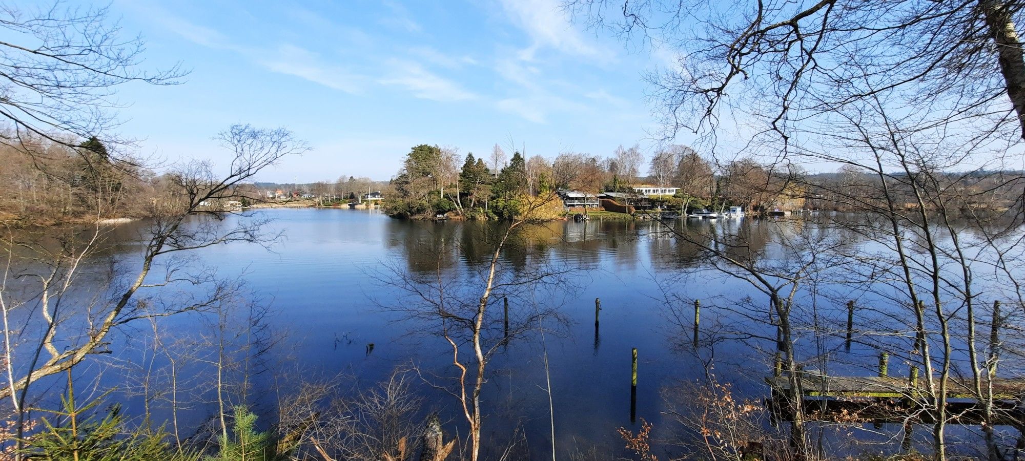 Immer noch See, aber hier besser zu erkennen, dass hier ein Fluss durchfliesst, die Gudenå