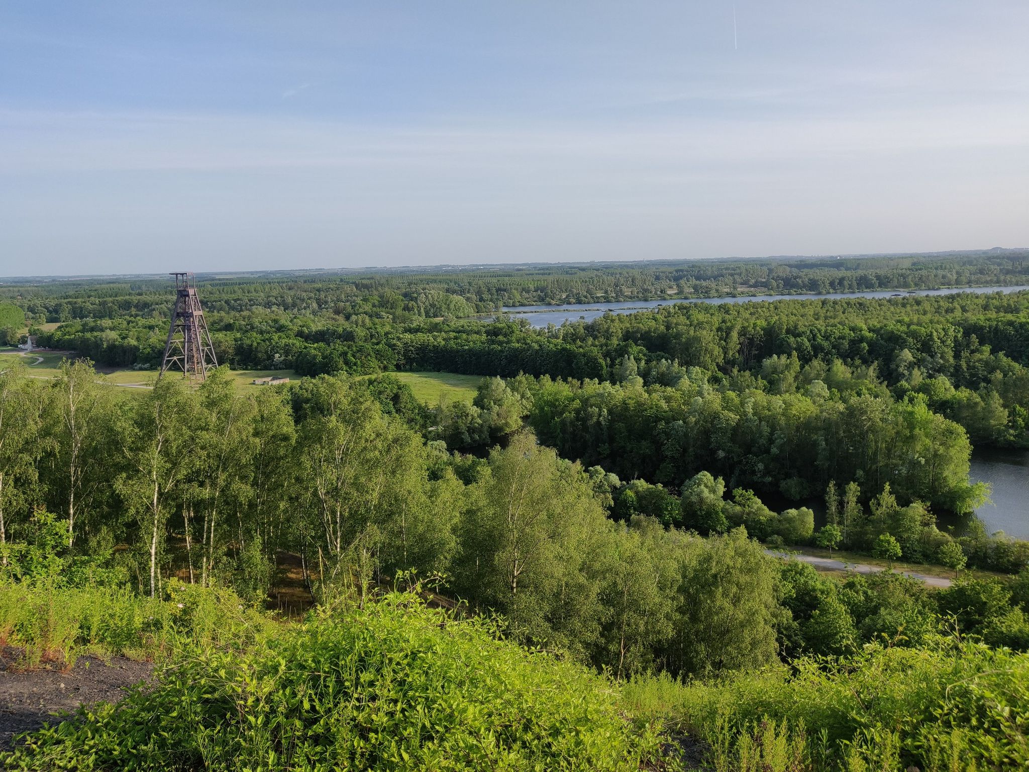 Vue panoramique sur le chevalement de Chabaud-Latour
