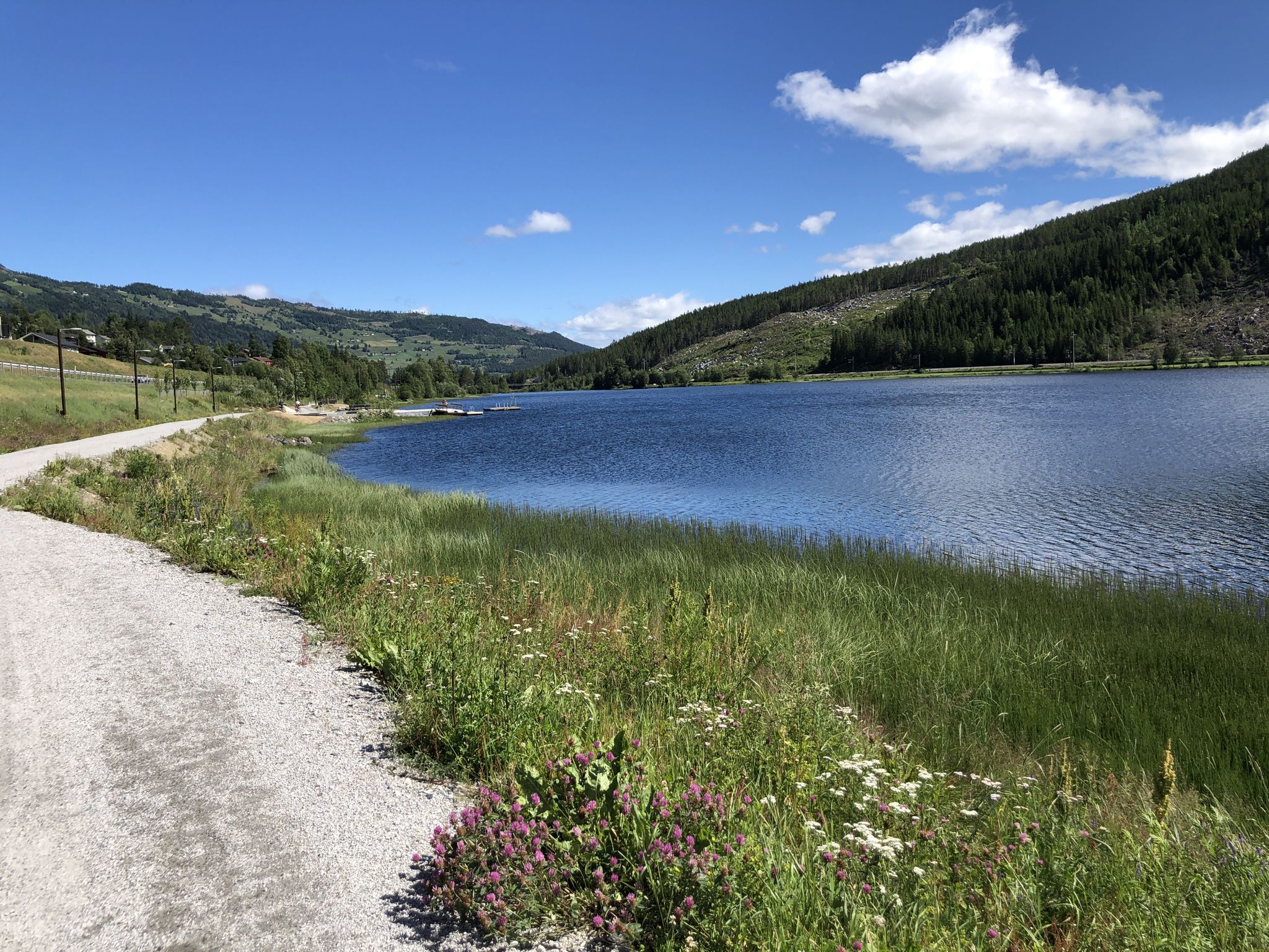 Am See Uppsjø entlang