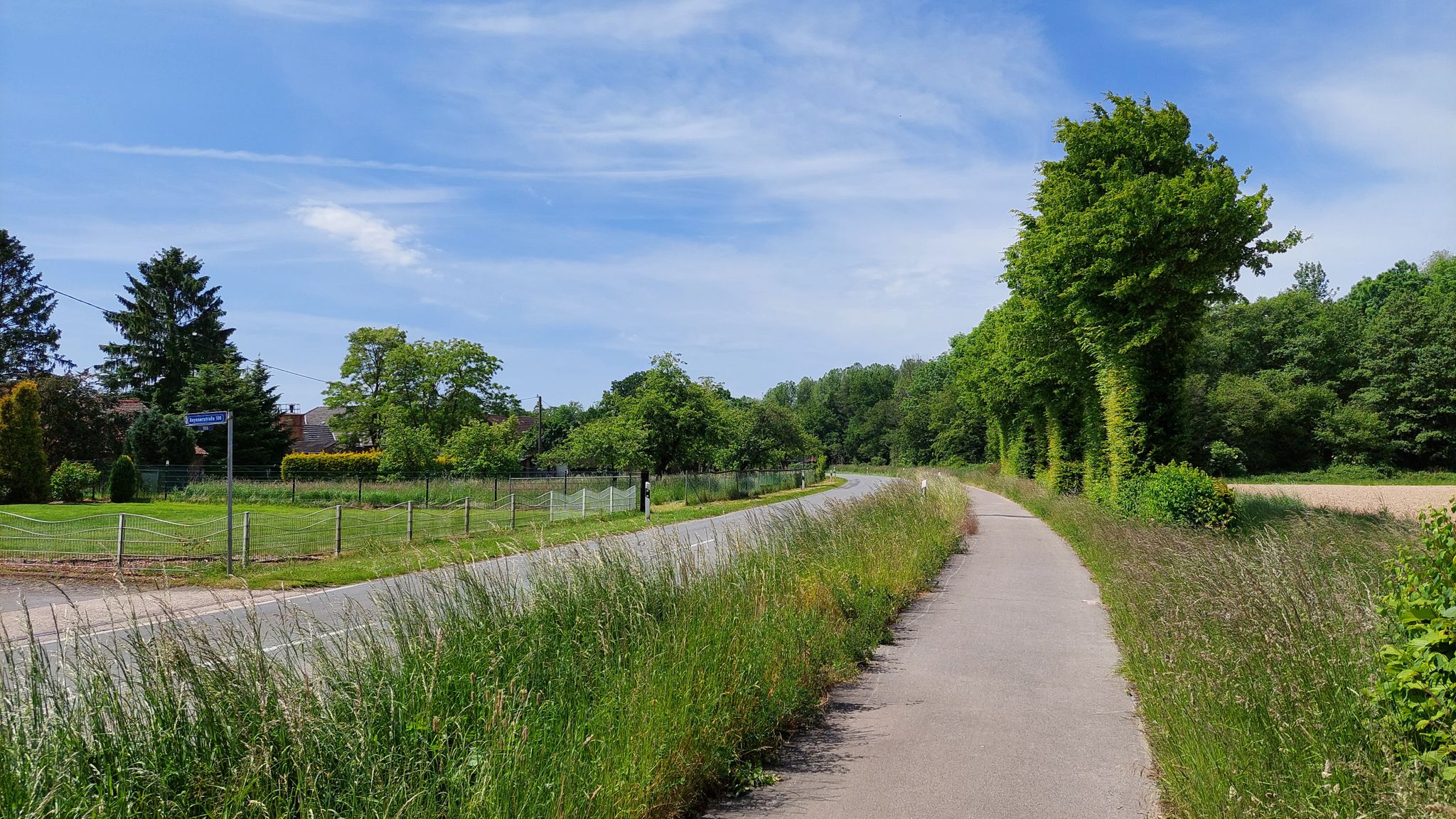 Sicherer Radweg an der Hochkamerstraße/Rayener Straße (K9)