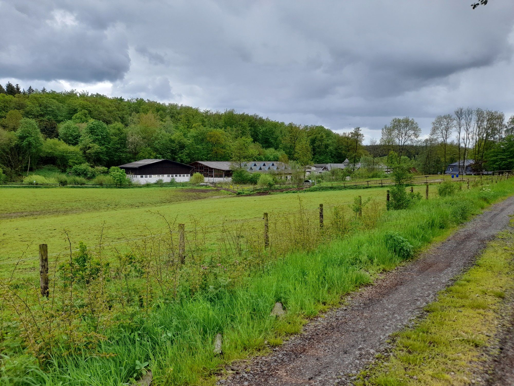 Reithalle im Tal