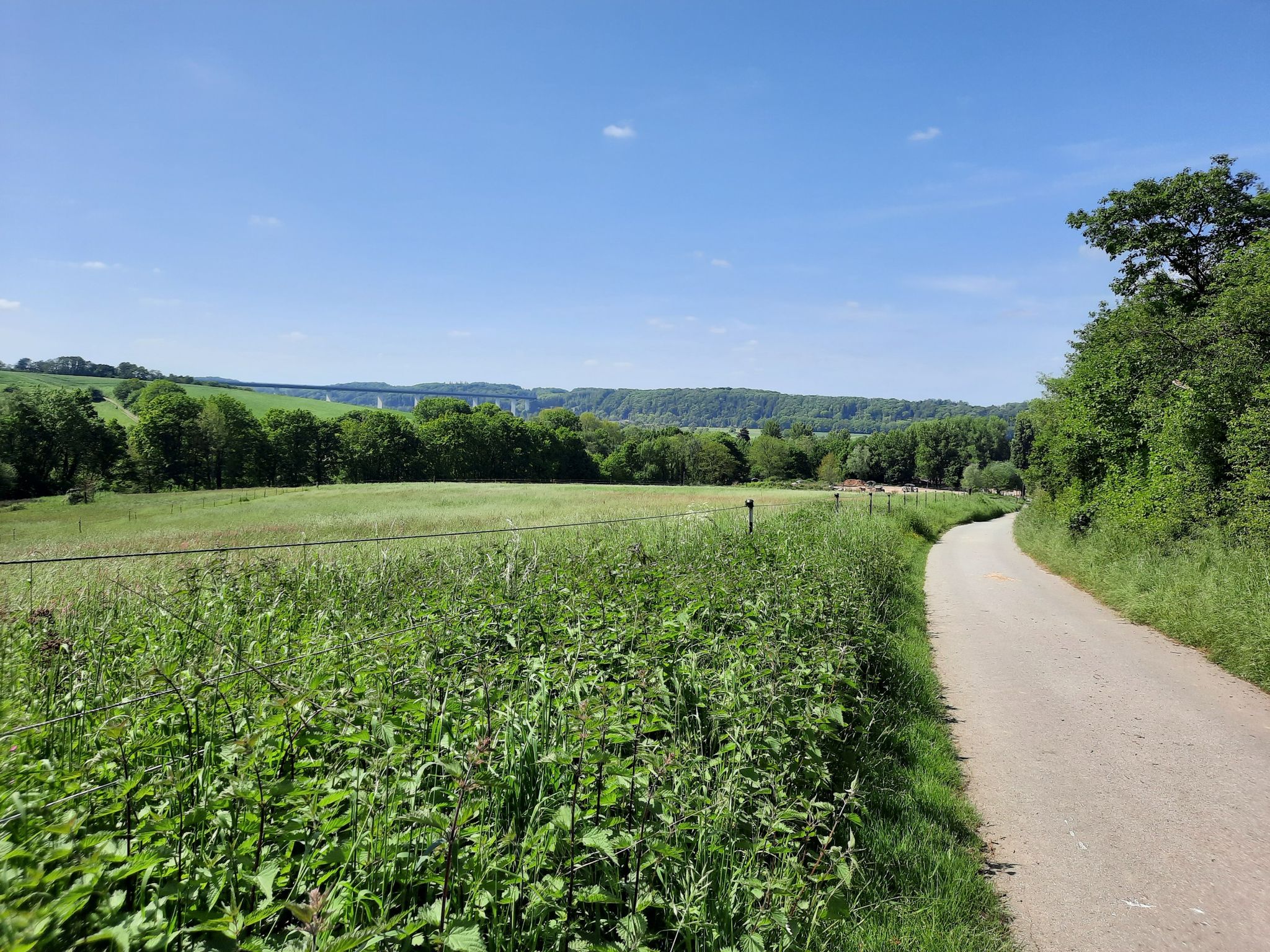 Wèg ins Tal