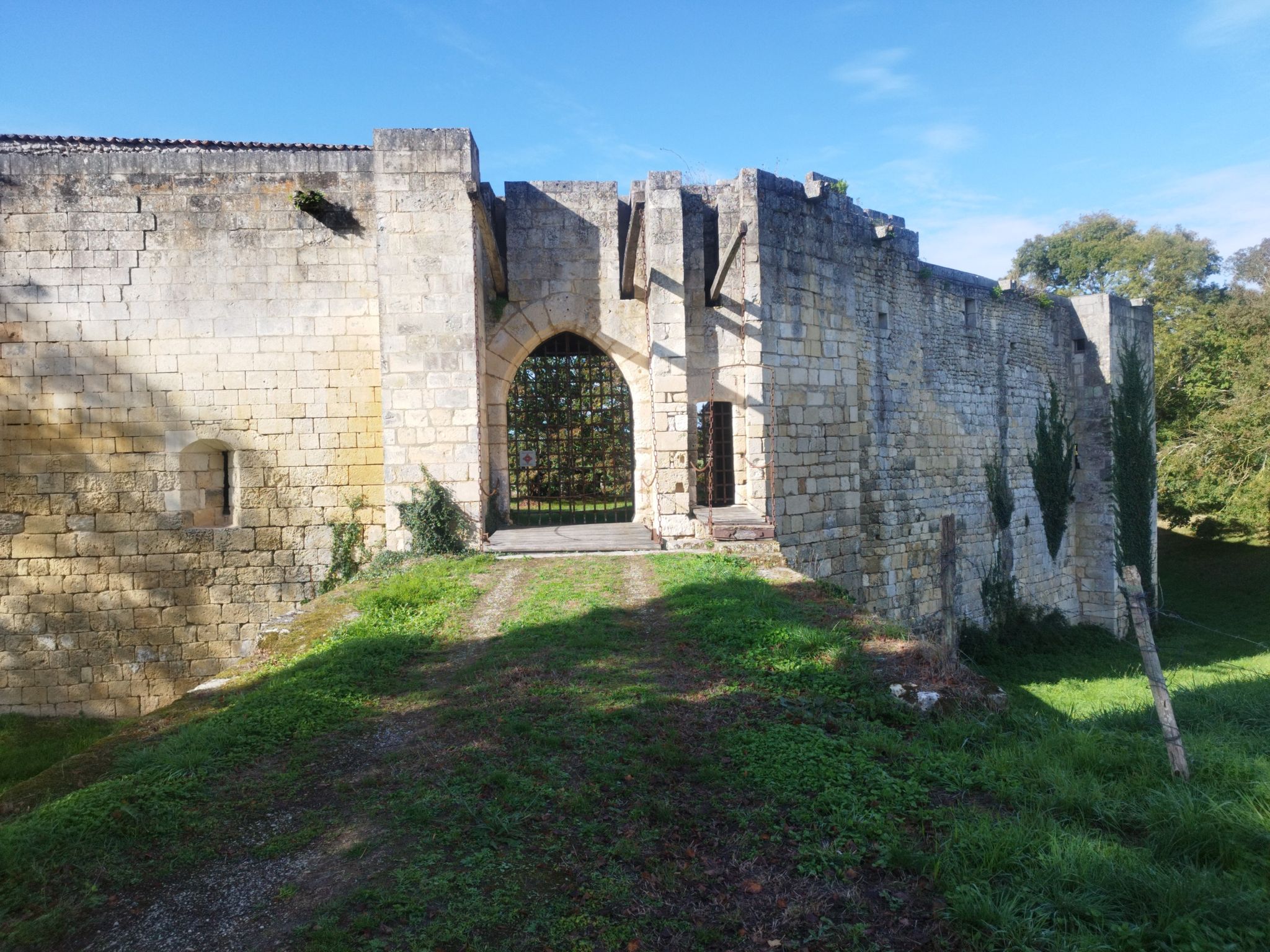 château nieul les saintes