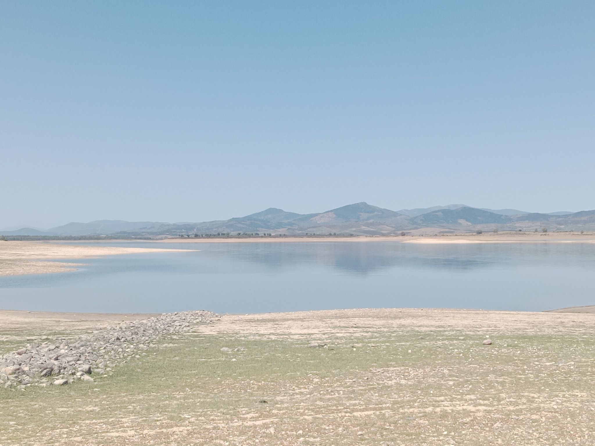 lago y montaña