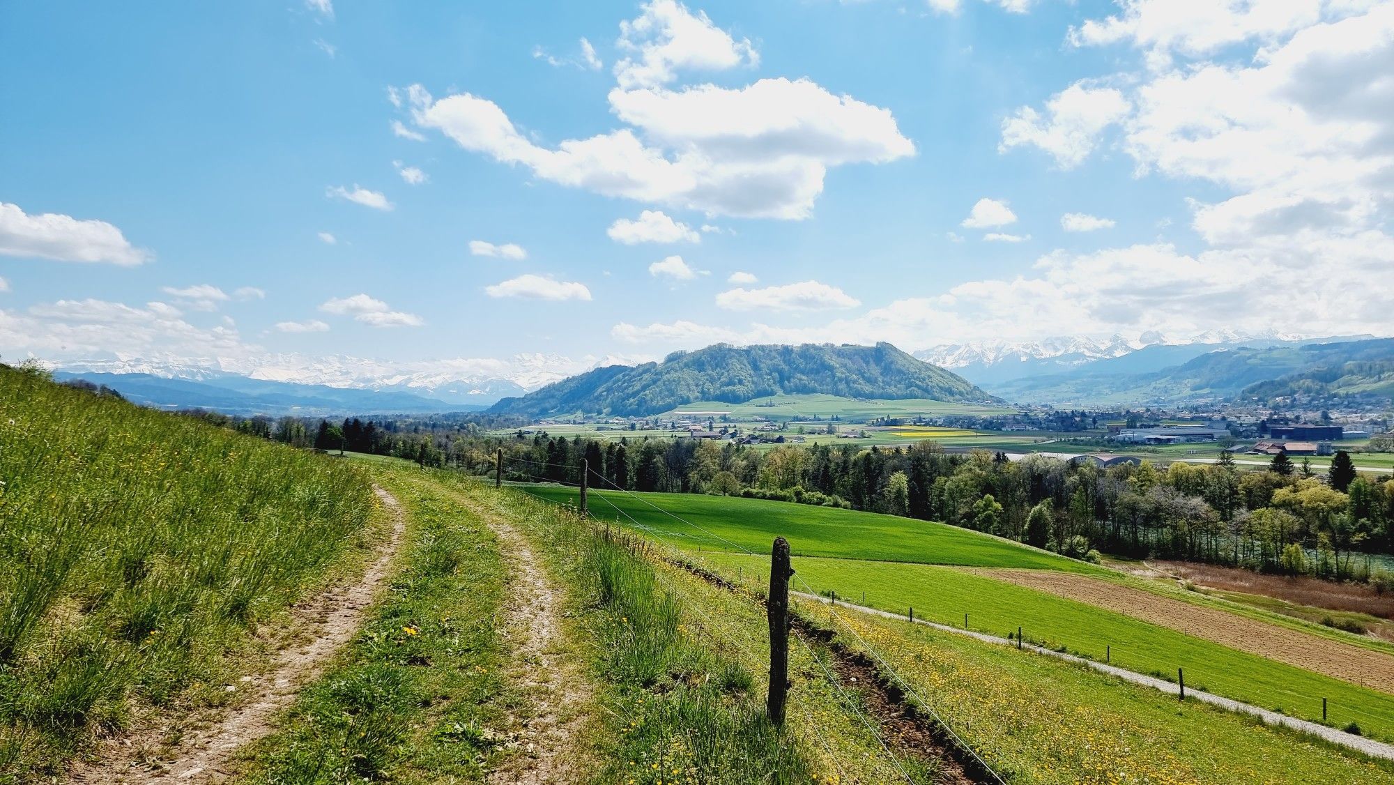 Blick auf den Belpberg (mitte)