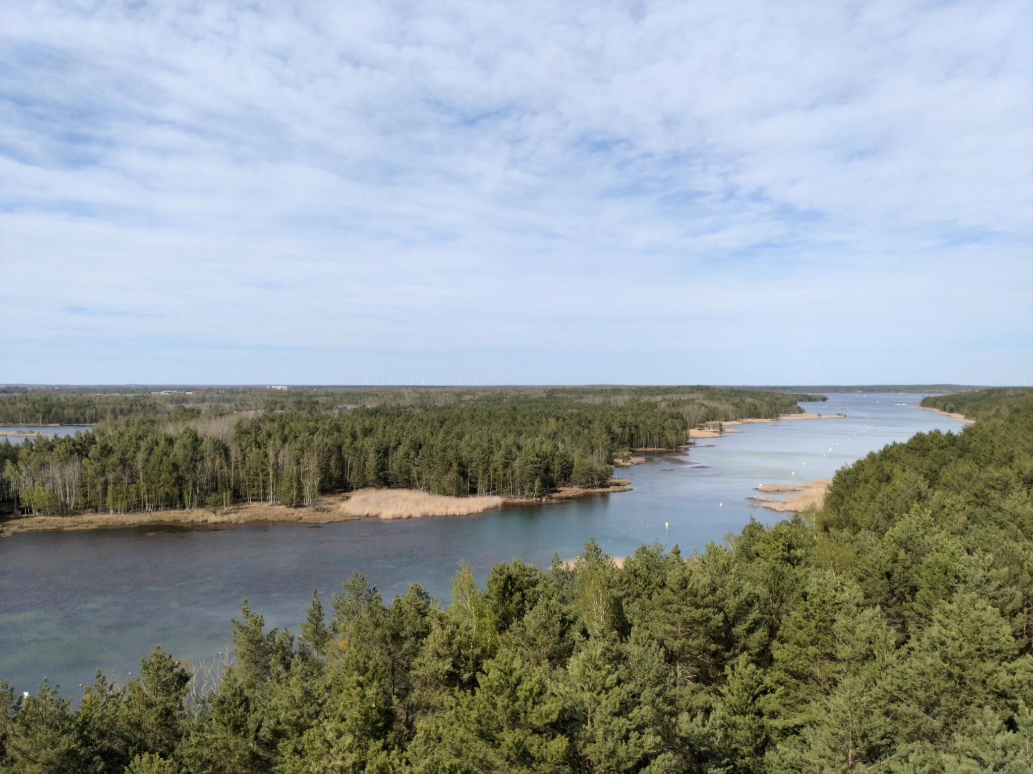 Ausblick Richtung Osten vom Aussichtsturm auf den Senftenberger See