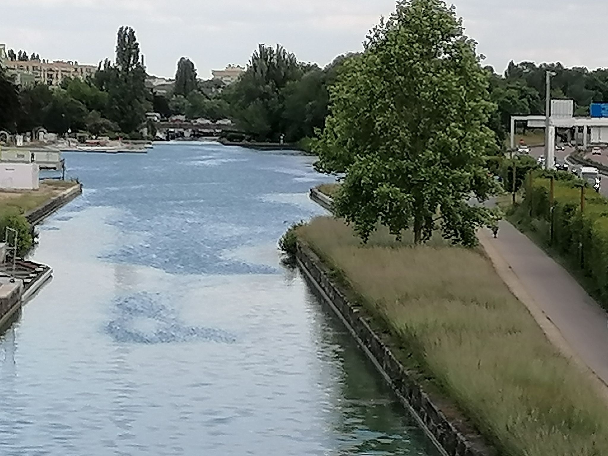 Blick auf den Canal de la Marne a L'Aisne