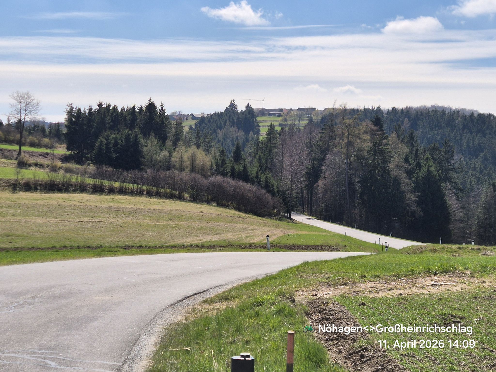 Typisch tückisches Waldviertel. Das Ziel zum Greifen nah, auf Augenhöhe. Und doch liegt dazwischen die Tiefe eines finsteren Tals.