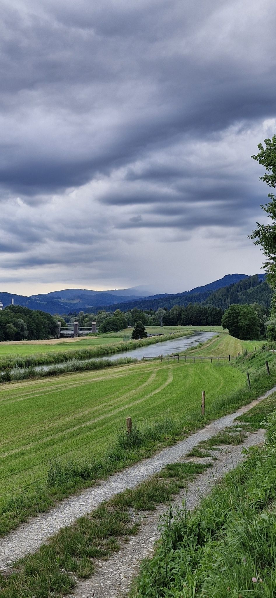 🤨Vor uns eine Regenfront