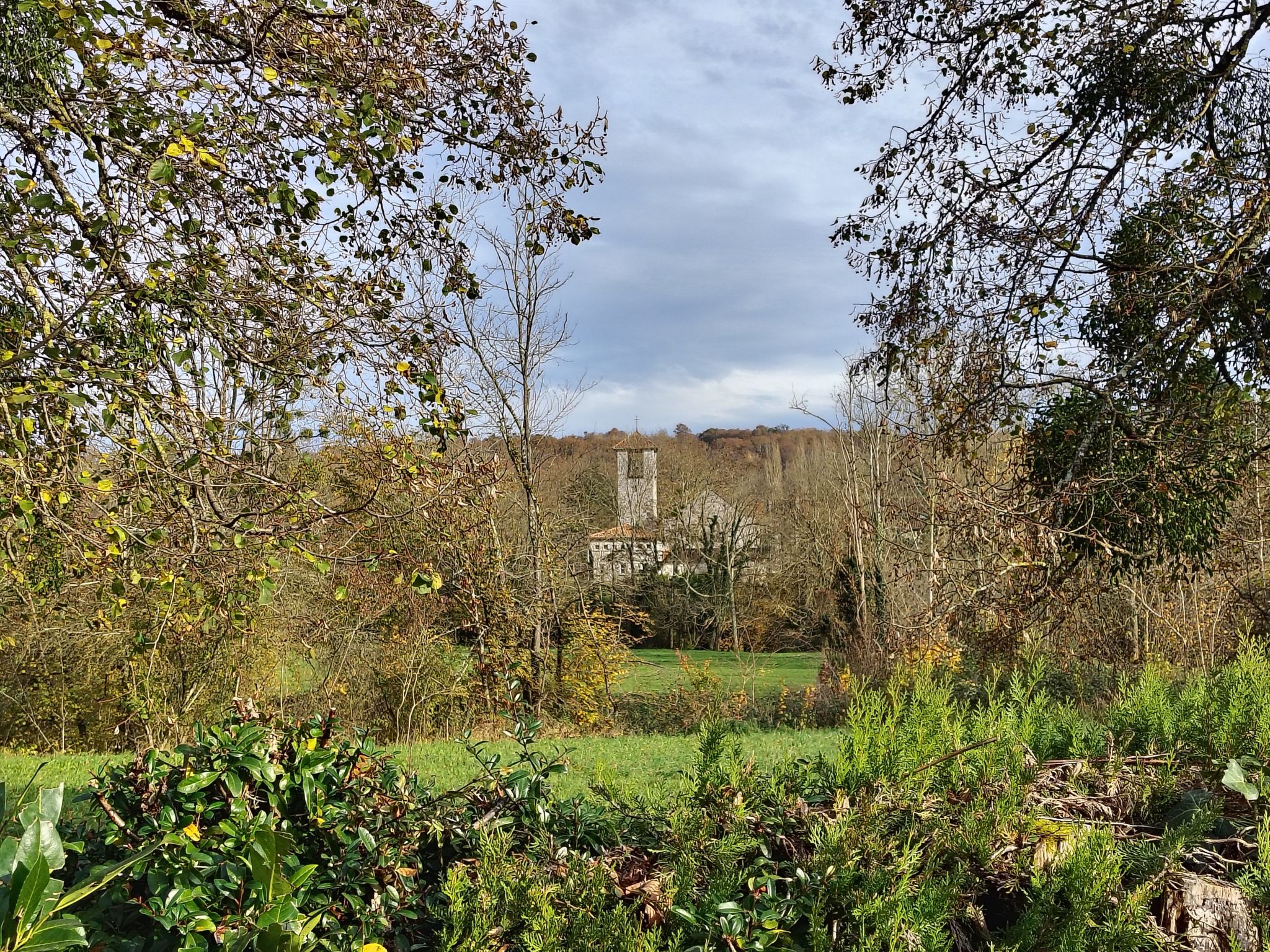 L' envers de l'abbaye de Tournay.