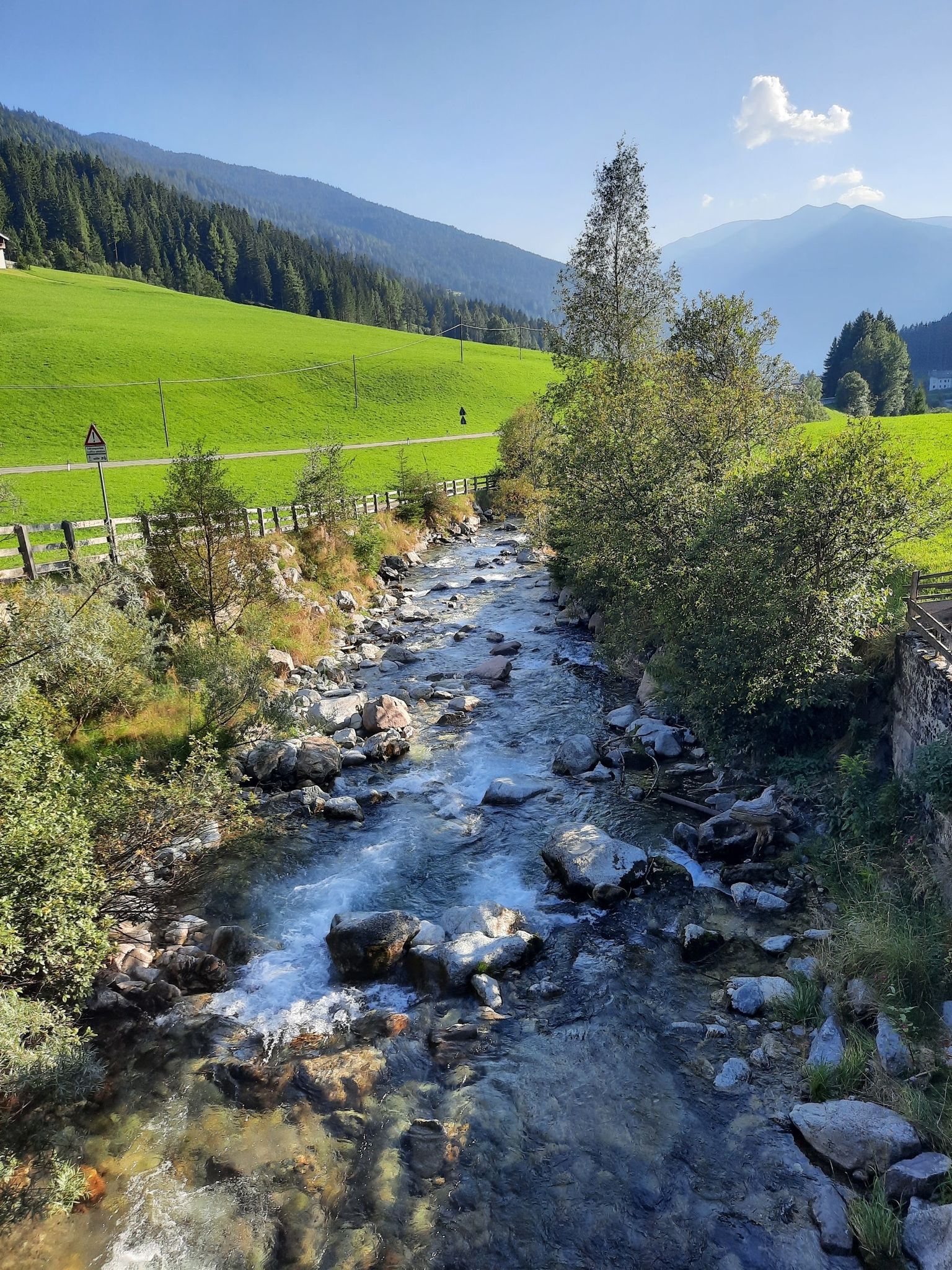 Die Talfer begleitet uns