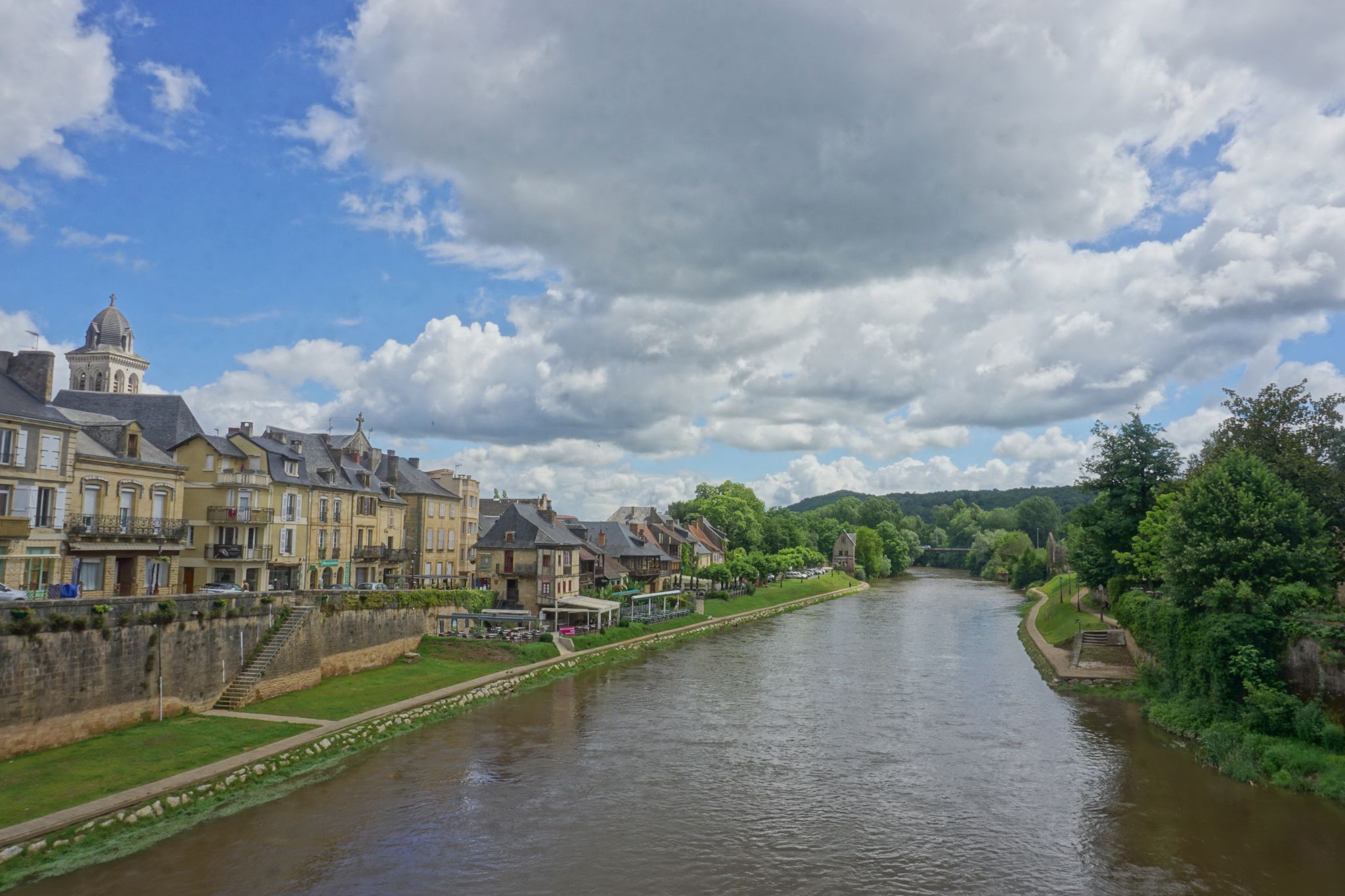 Uferpromenade von Montignac und die Vézère