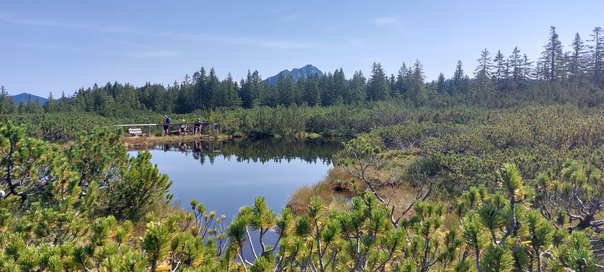 Löckersee mit Plassen im Hintergrund