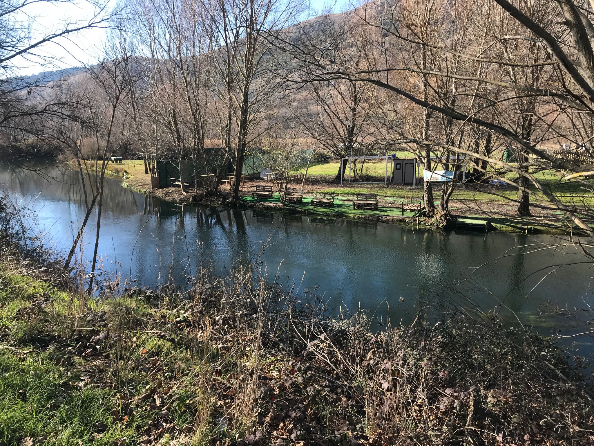 Approdo canoe sul fiume Tirino