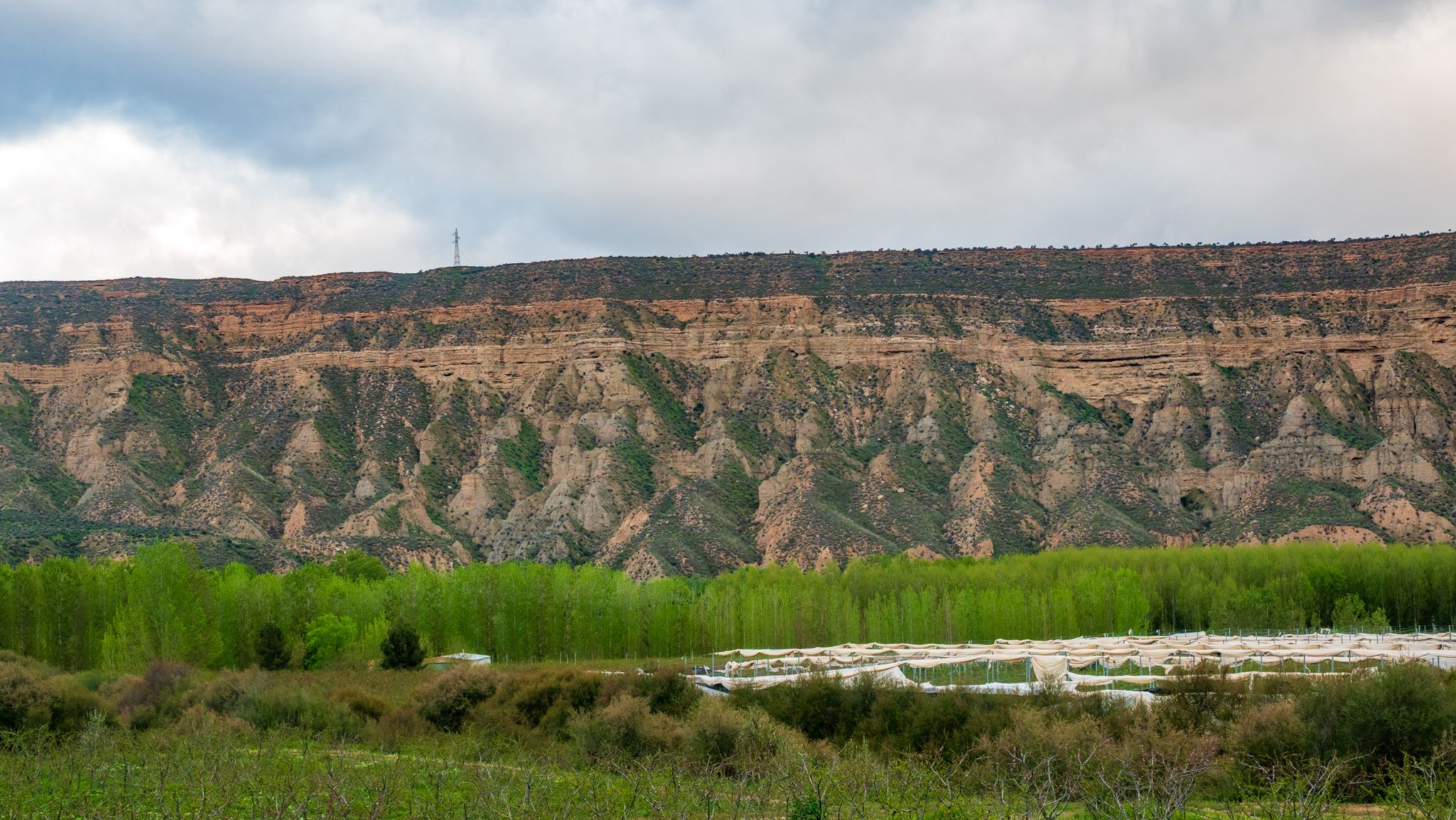 Het gebergte links van ons. (Geopark Granada)