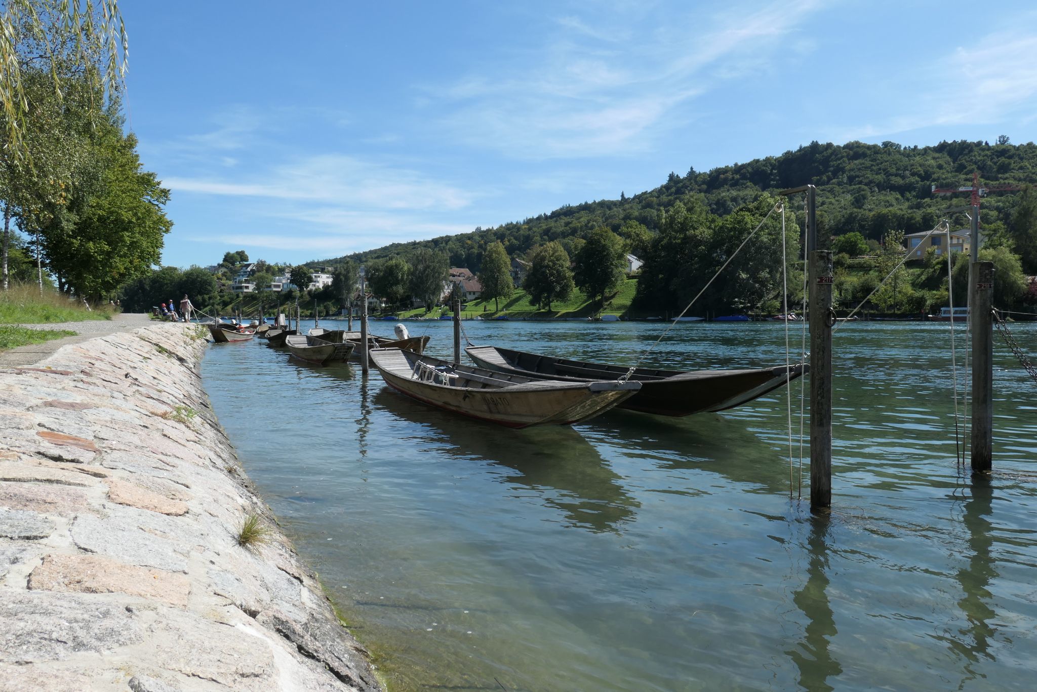 Weidlinge-Boote an der Rheinradroute