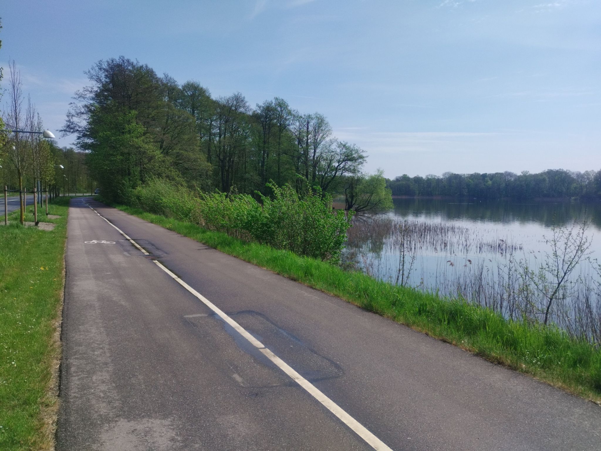 Radweg am See und zum Bahnhof 