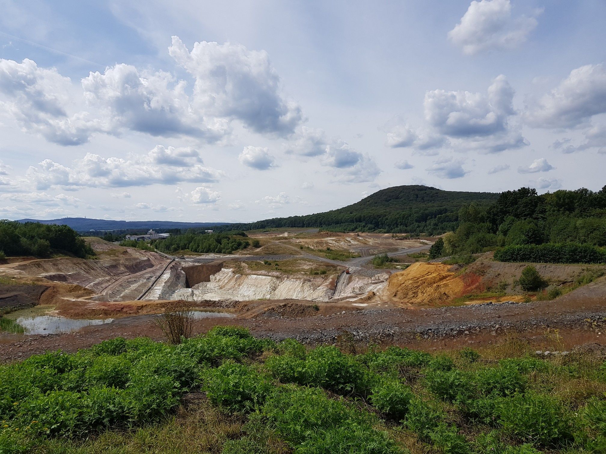 Schöner Aussichtspunkt mit Blick über Petschmorgen und auf Malberg