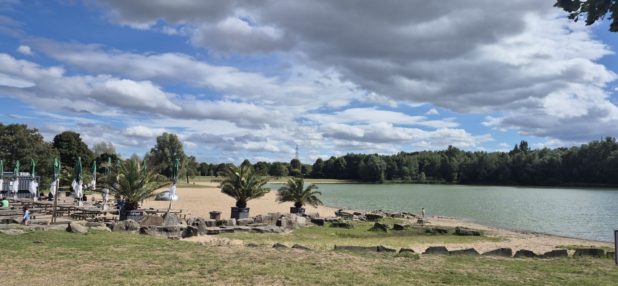 Spätsommer-Freuden: Café und Strand im Seepark