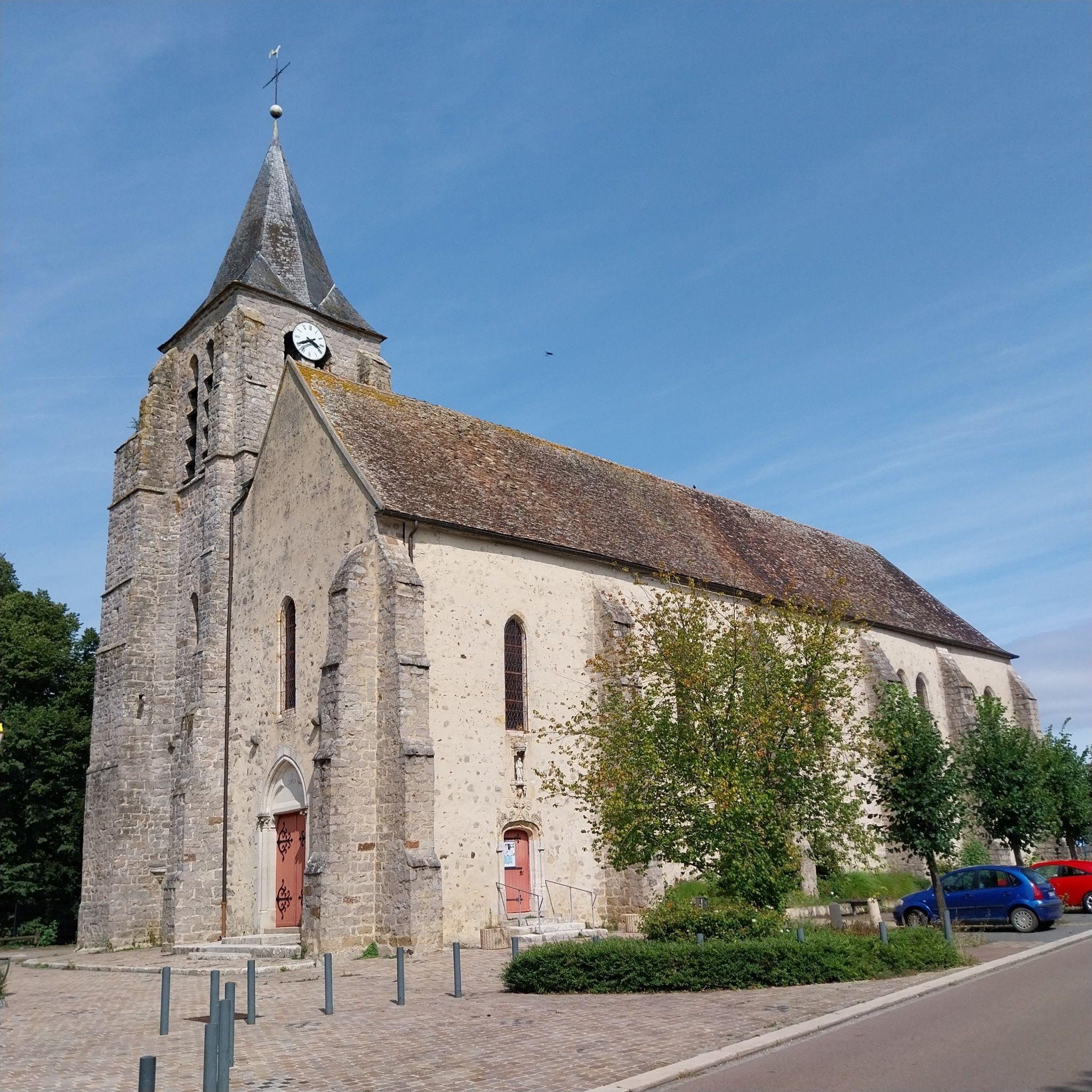 l'Église St-Pierre et St-Valérien