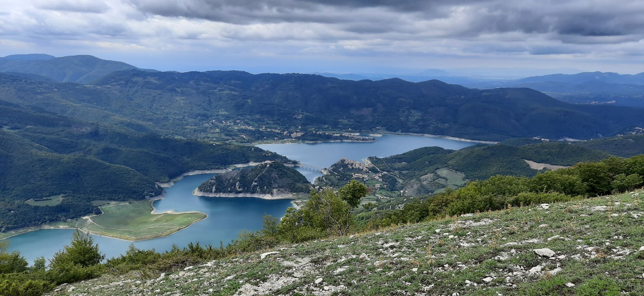 Panorama sul Lago del Turano