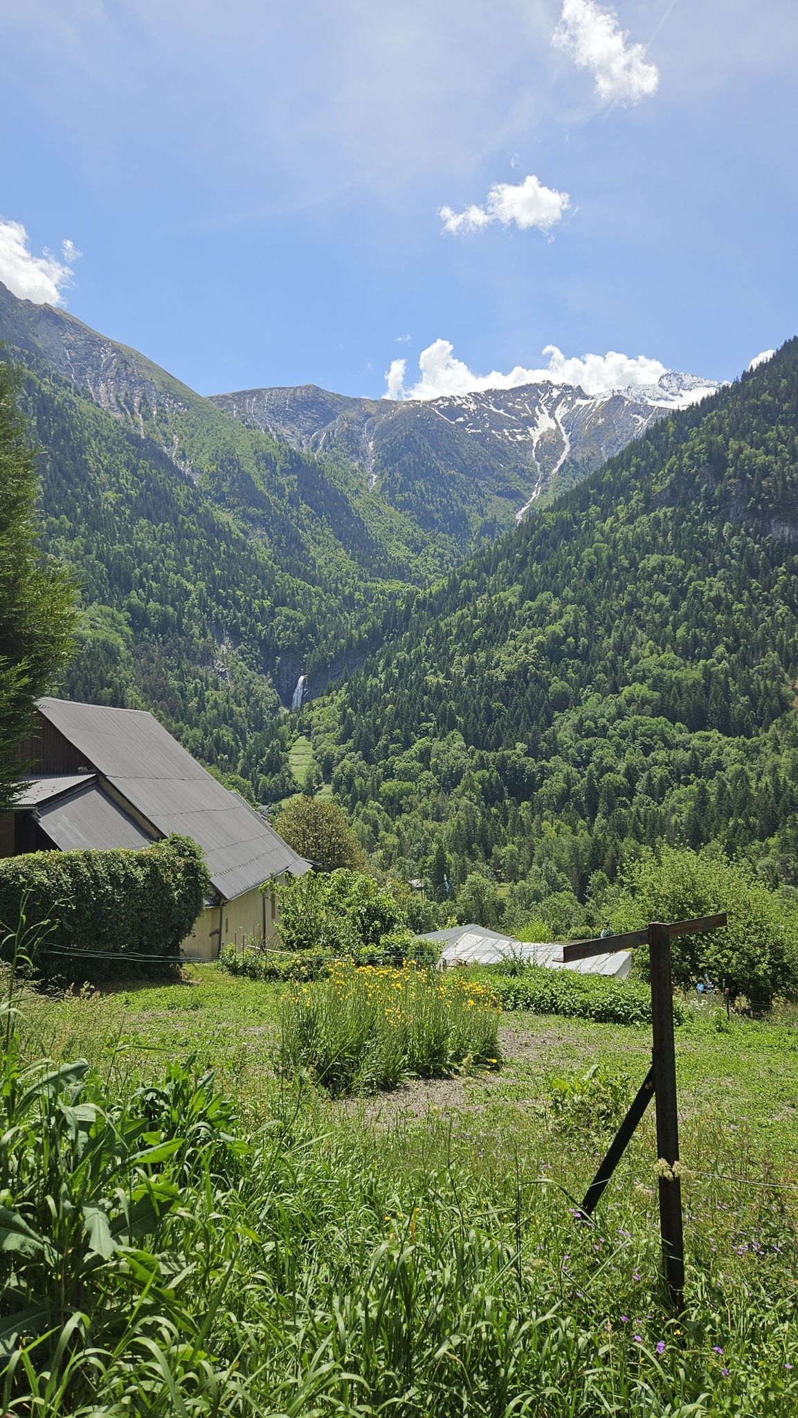 cascata da lontano
