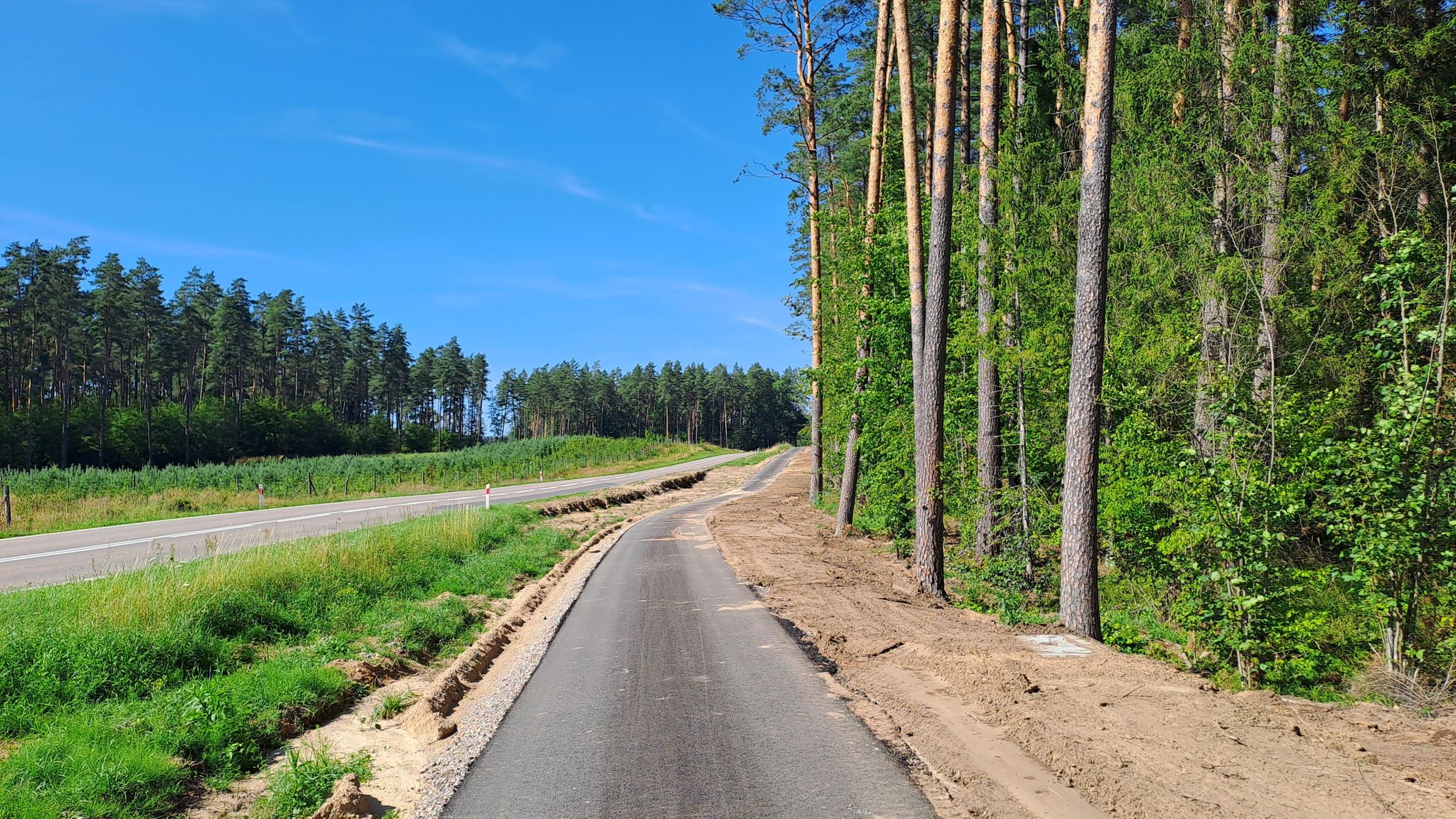 Ein neuer Fahrradweg parallel zur 598
