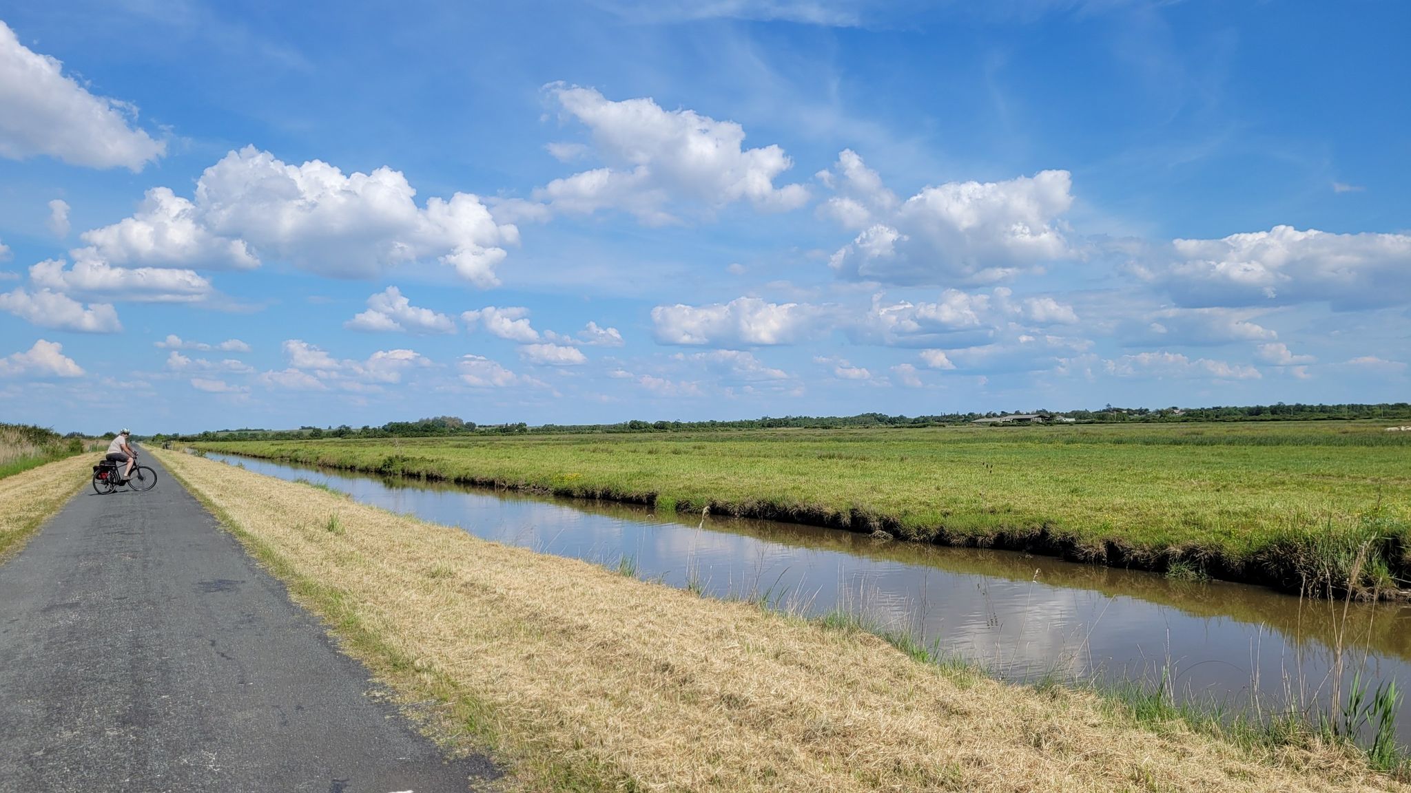Route qui mène au Port de La Maréchale