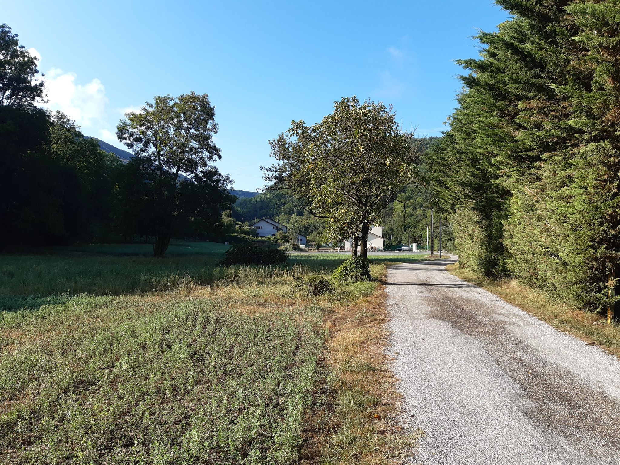 Essargarin (hameau de St Martin de la Cluse) au bord de la Gresse