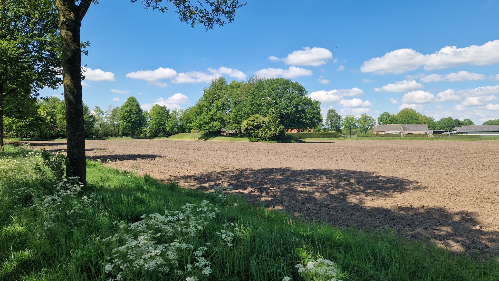 Stukje Erfdijk, oude waterkering tegen overstromingen van de Maas