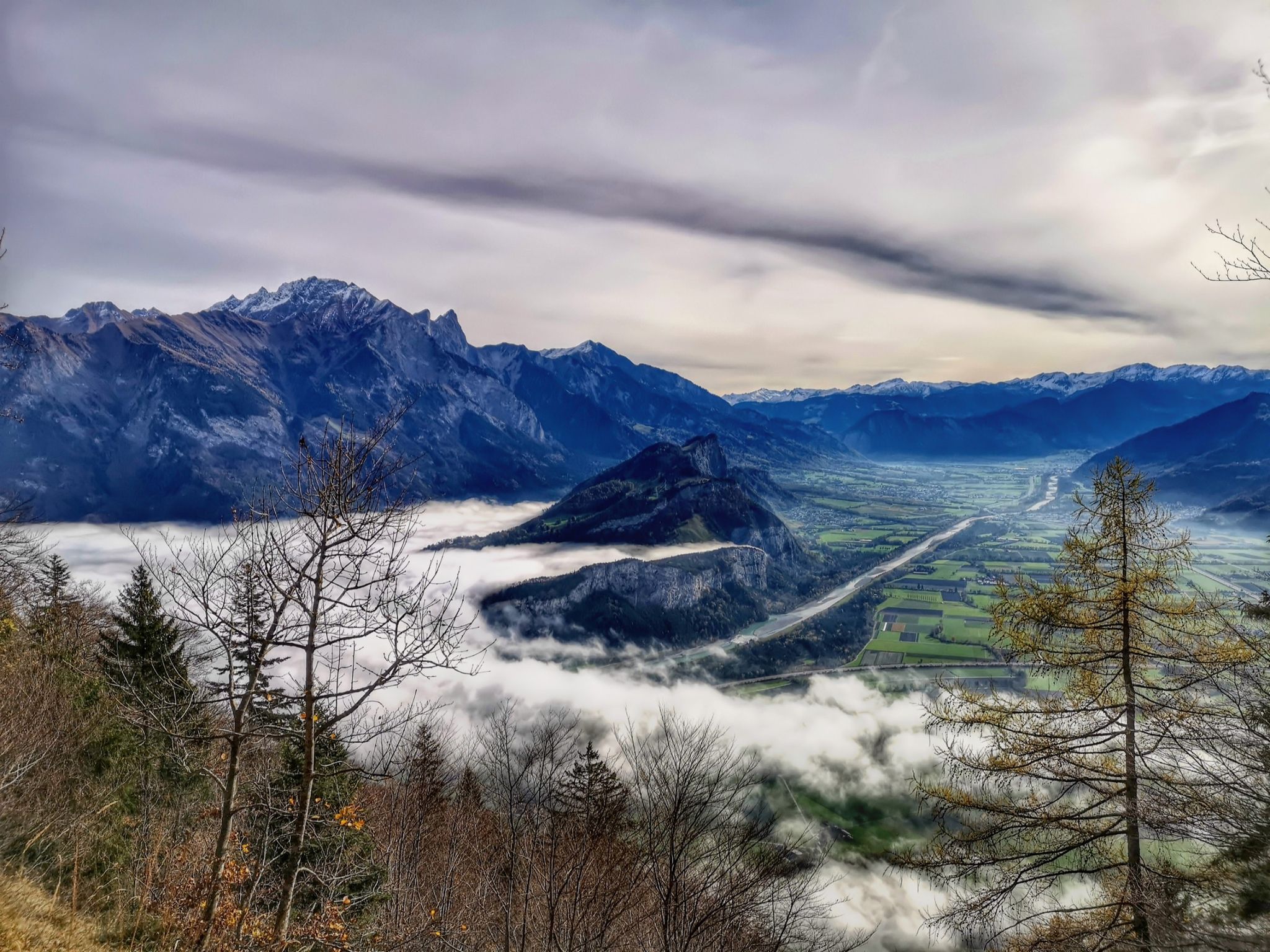 die Nebelgrenze beim Ellhorn/Regitzer Spitz fasziniert und der Ausblick ebenfalls 😍😍😍