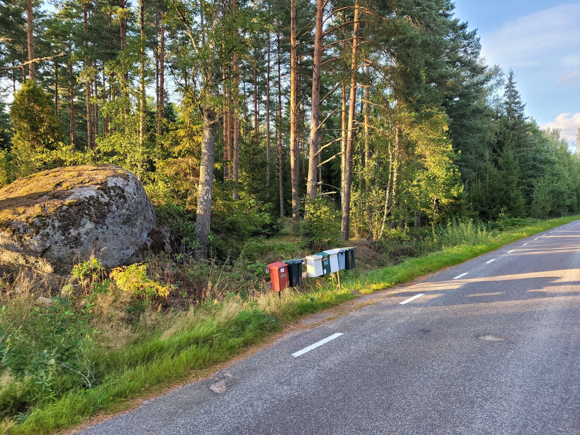 ... und hier stehen die Briefkästen zu den Häusern auf meinen Fotos 