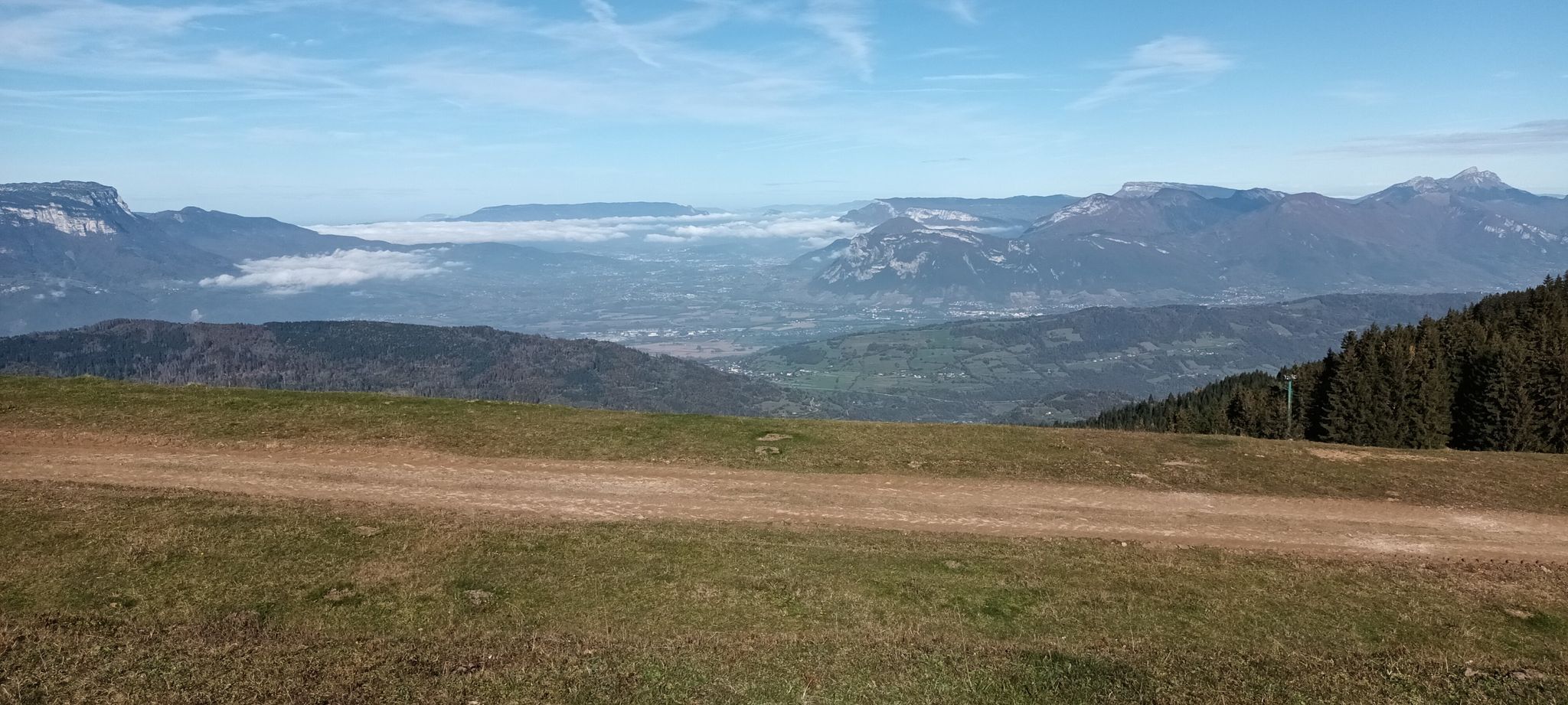 vu sur la vallée du lac du Bourget