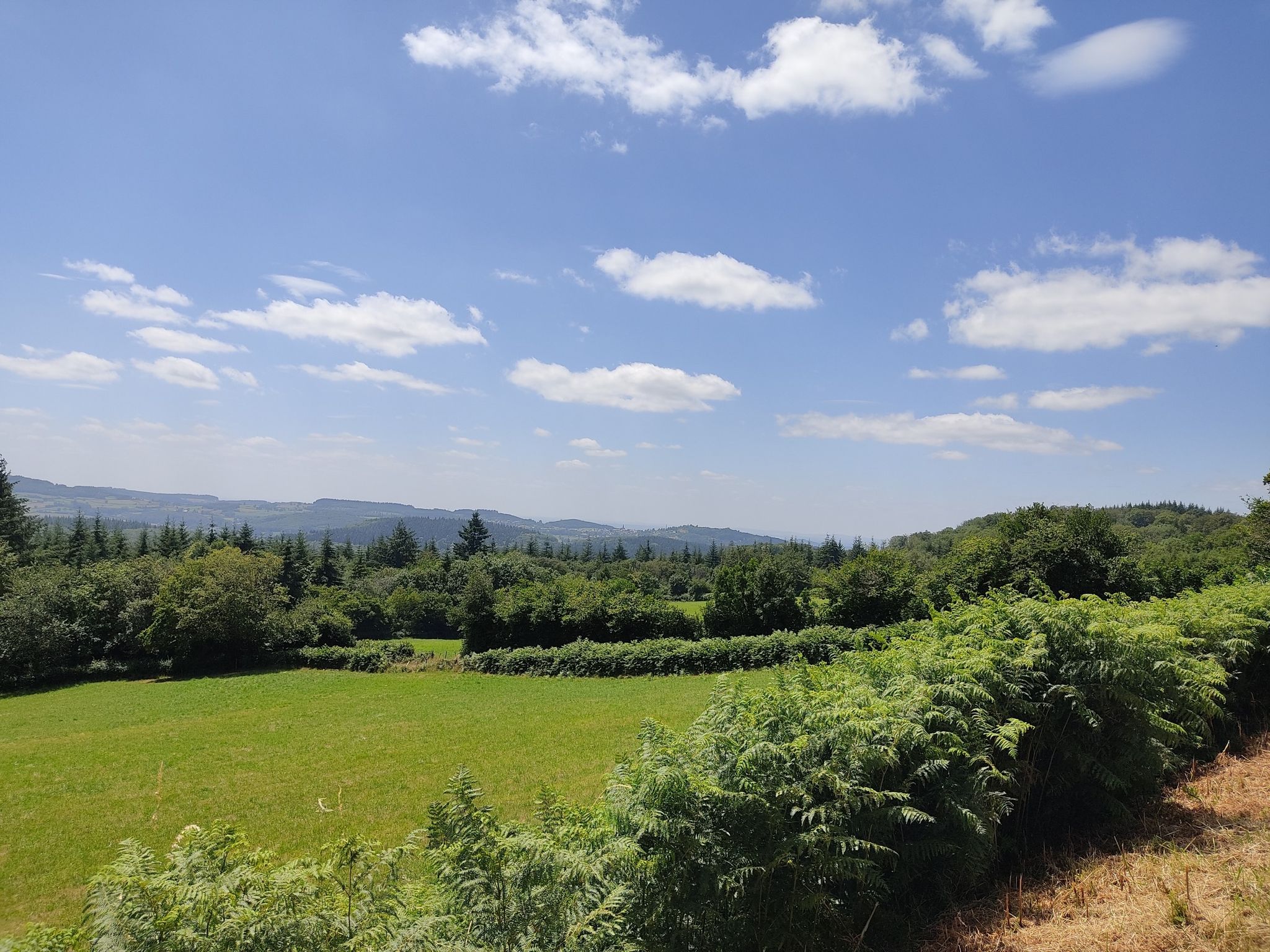 château Chinon au loin