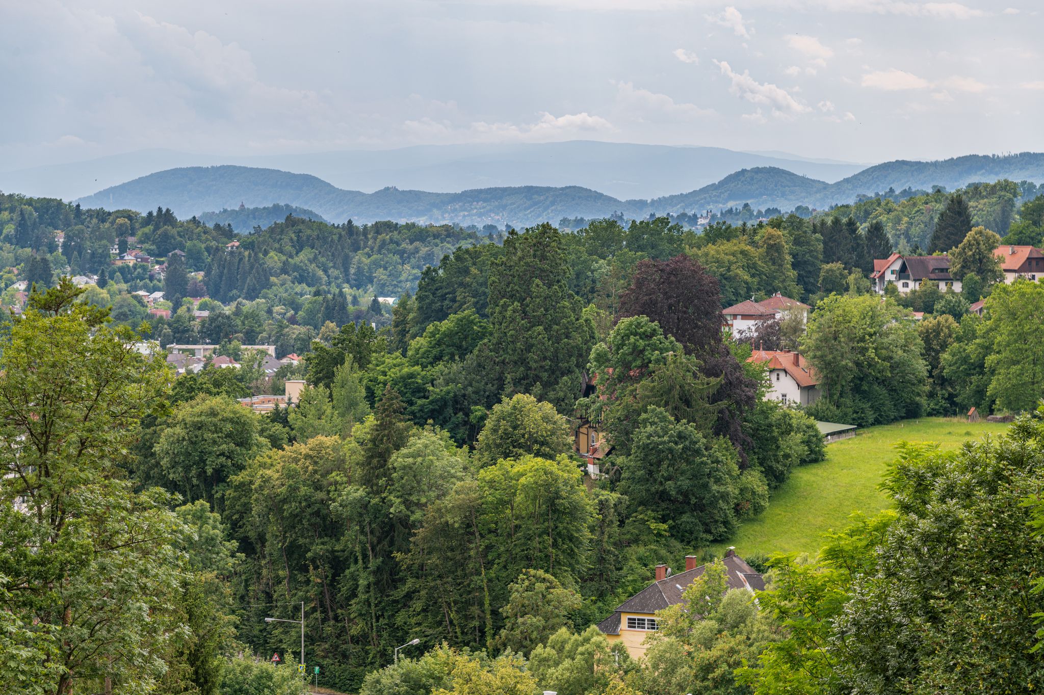 Blick von der Baskilika Mariatrost ins Umland (2)