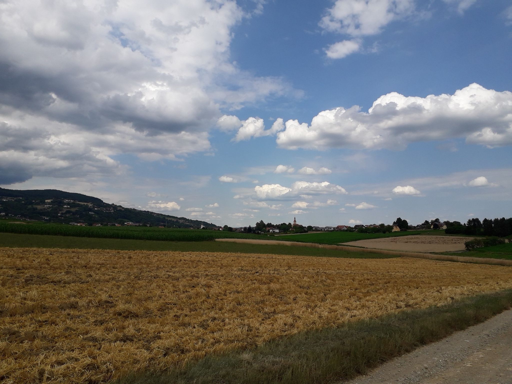 bist du hier bist du richtig -blick auf hartberg 