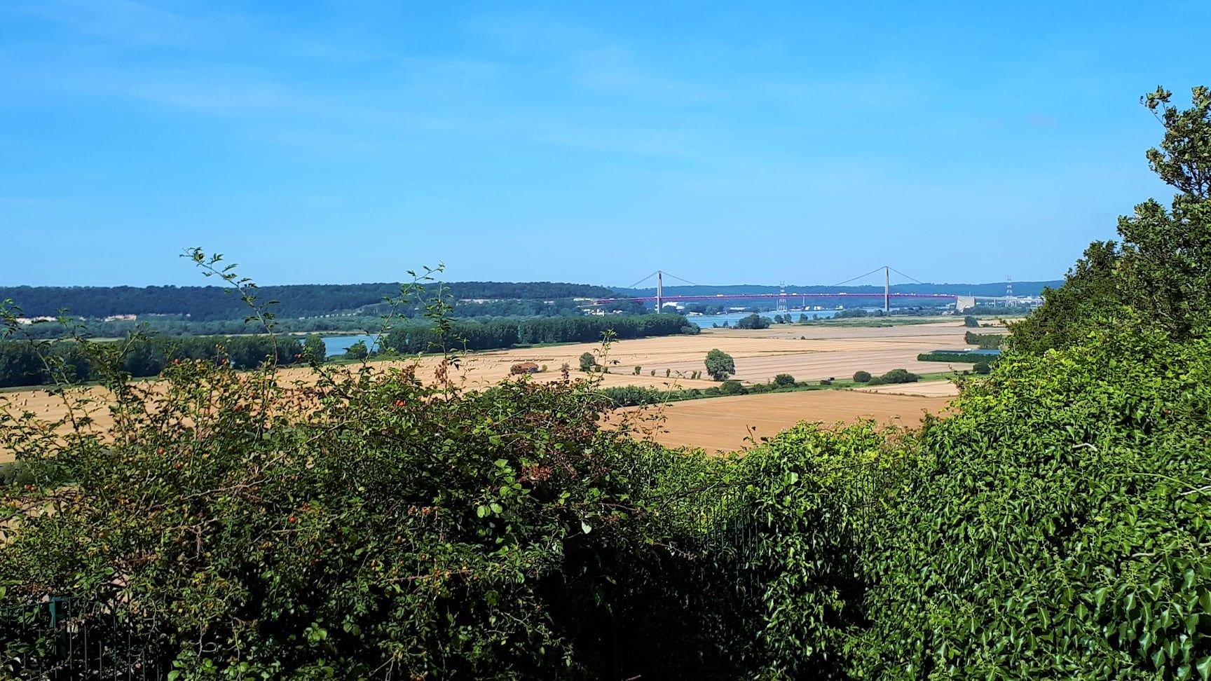 Vue sur le Pont de Tancarville à partir du phare de la Roque