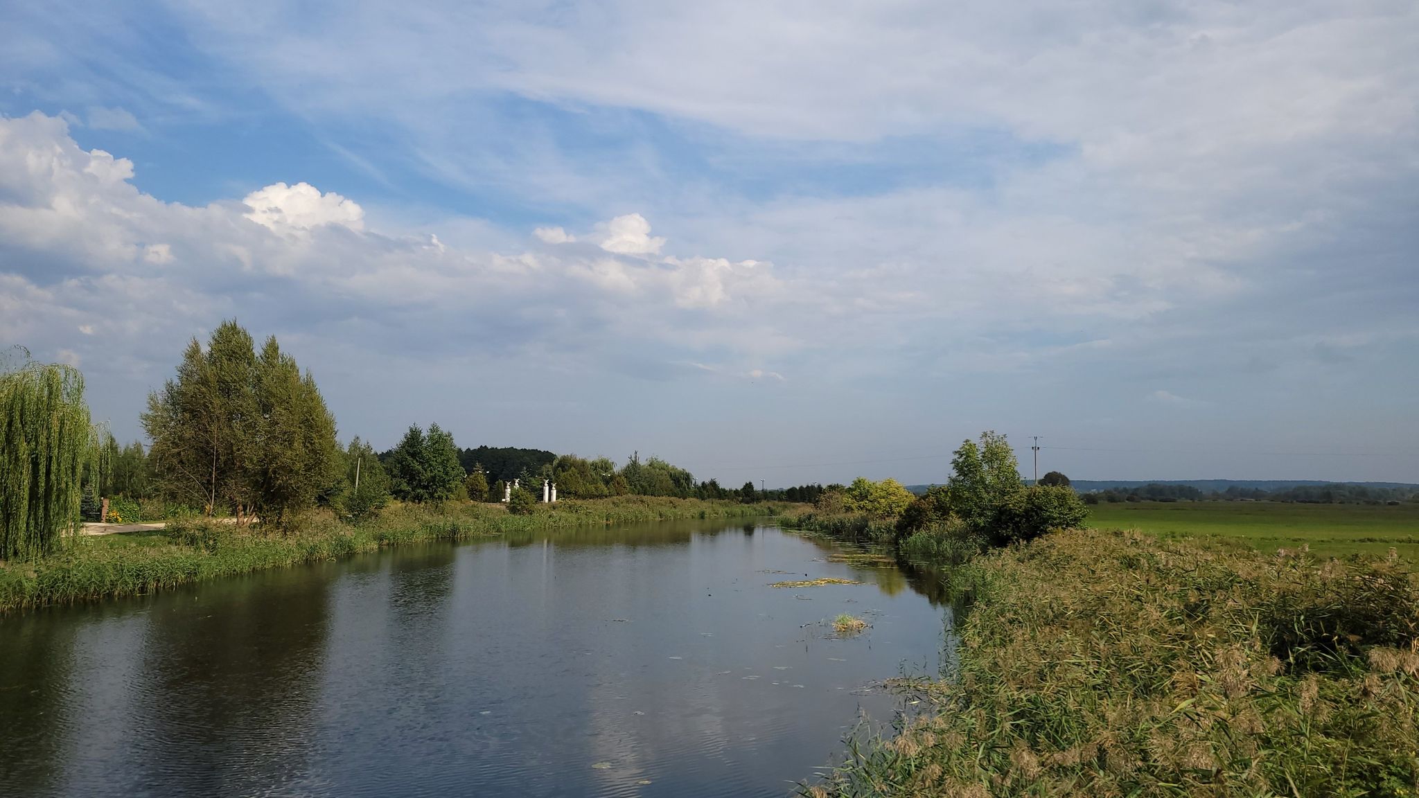 Rzeka Supraśl z mostu w Dobrzyniewie Fabrycznym.