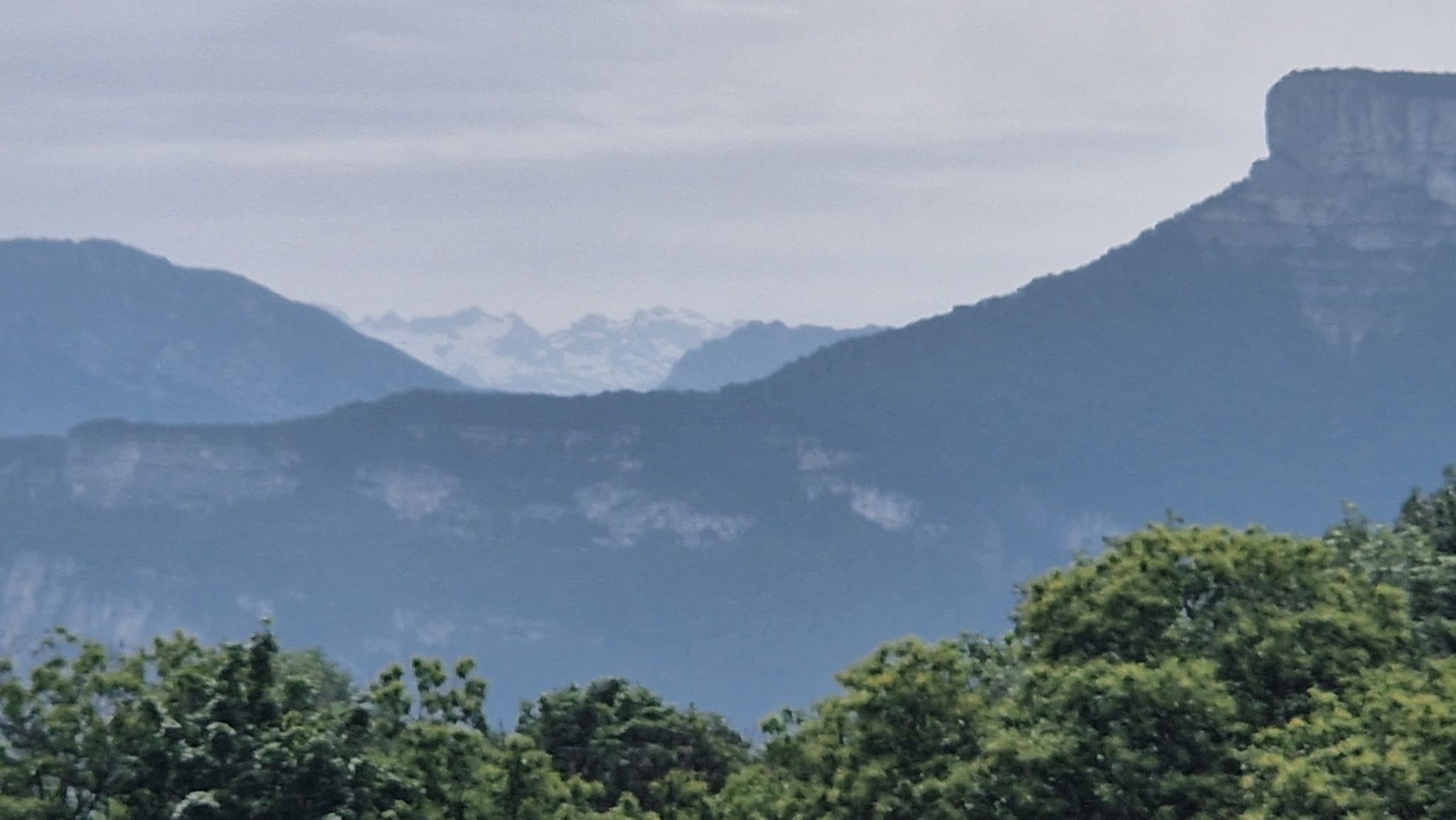 Im Hintergrund die Berge sind ca. 2800 m hoch