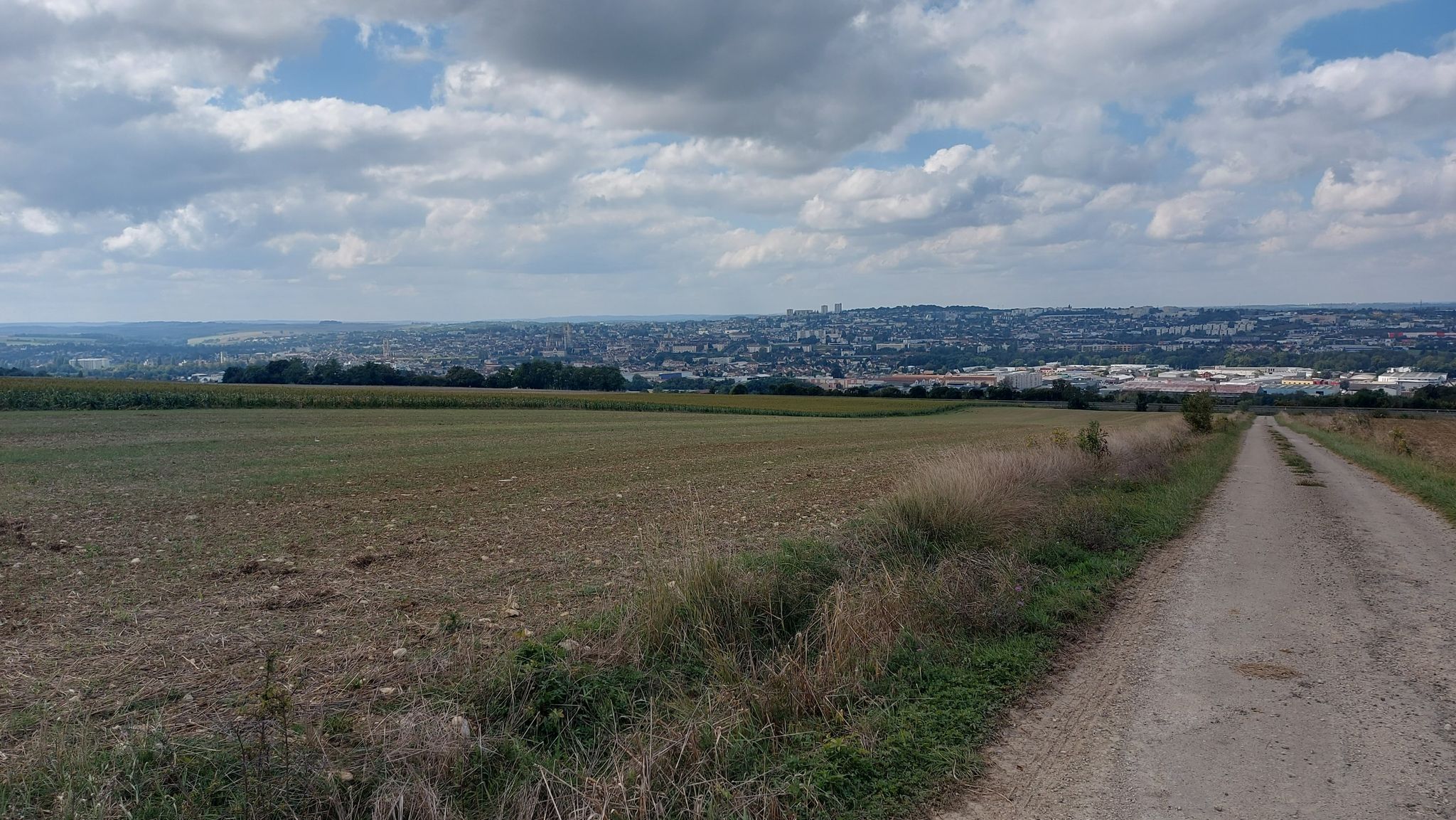 Auxerre aus der Ferne.