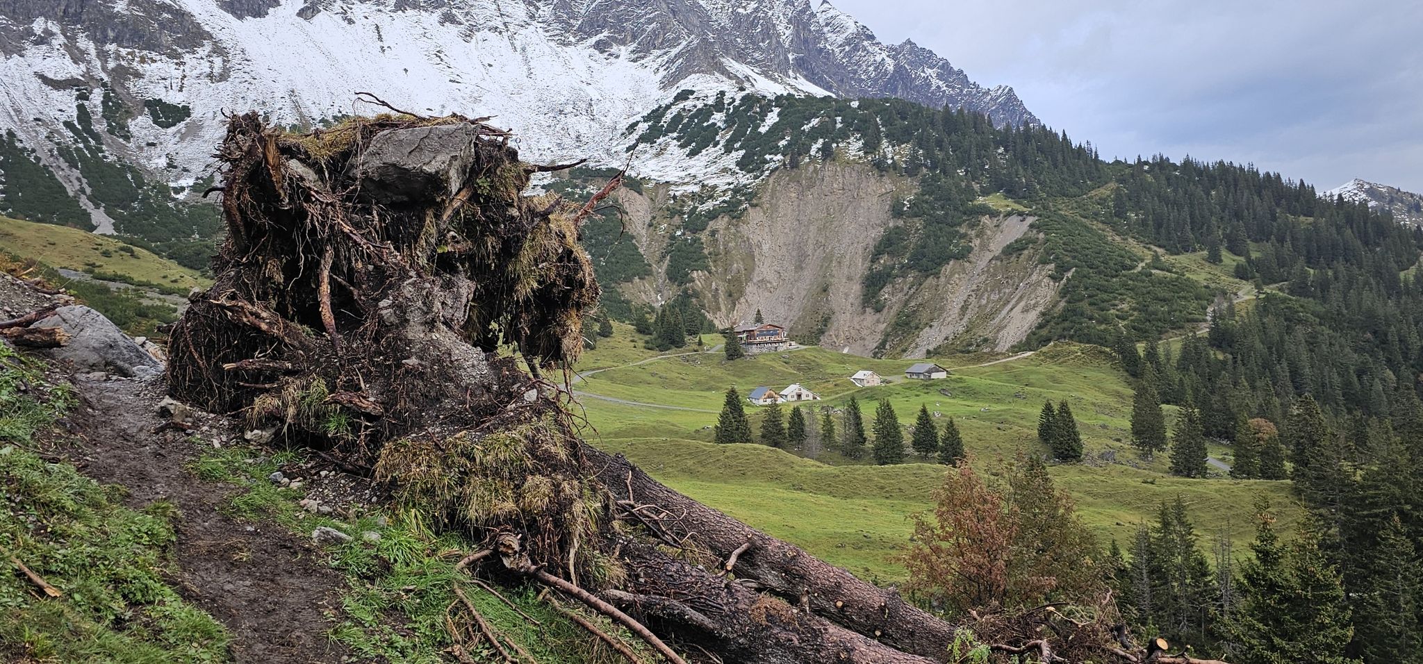Blick zur Heinrich Hüter-Hütte