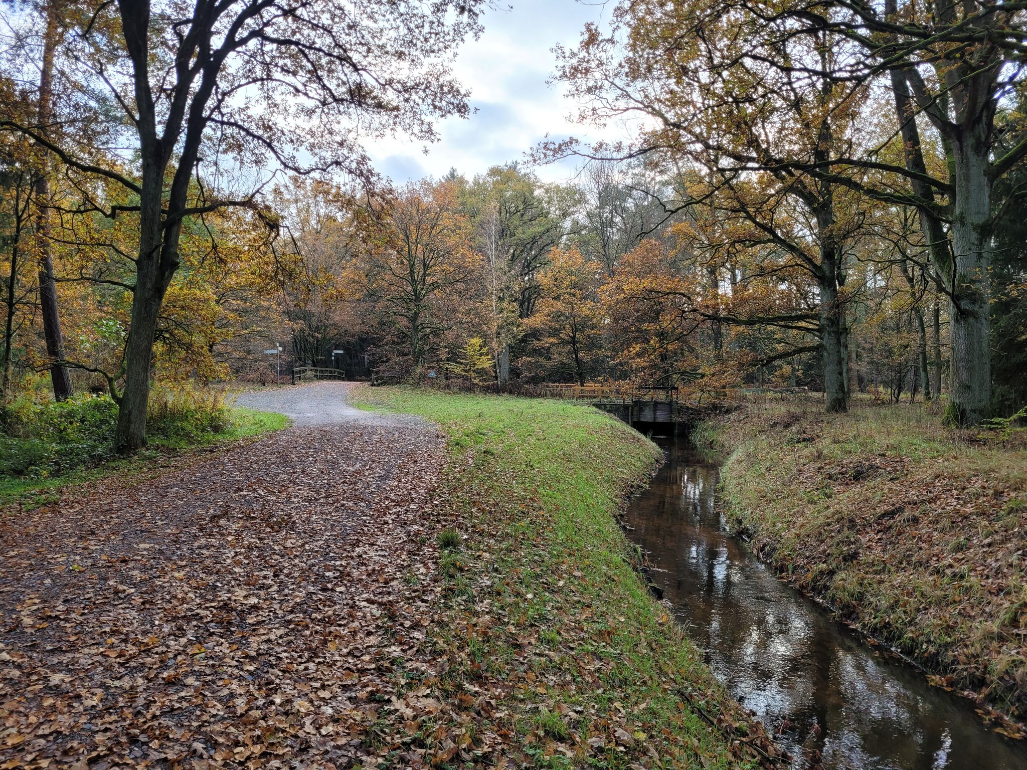 Graben Nr.7 mit Allerkanalbrücke im Hintergrund
