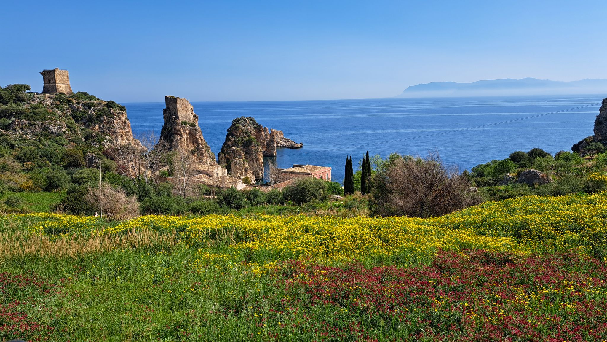 Scopello: i faraglioni della vecchia tonnara.