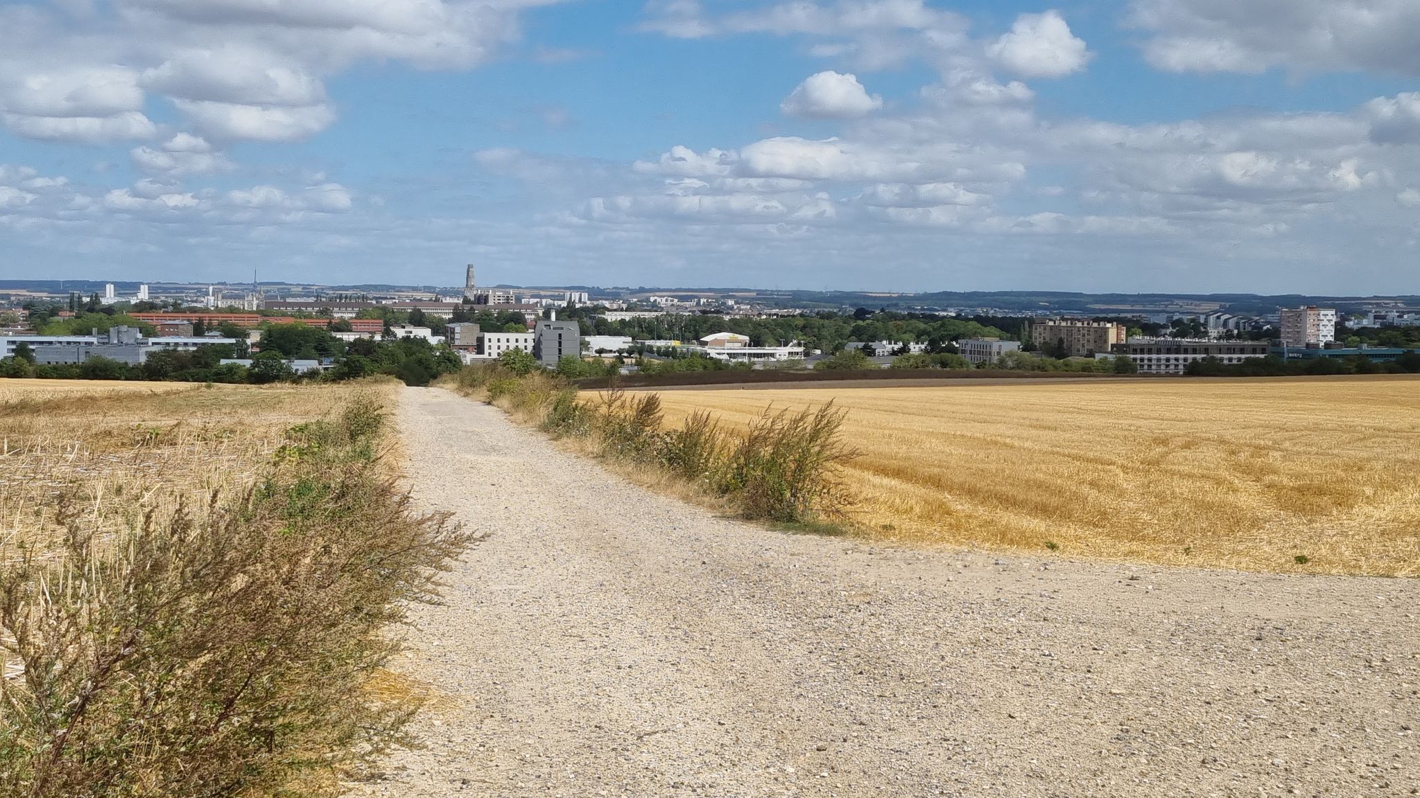 Vue générale sur la ville d'Amiens / General view of the city of Amiens